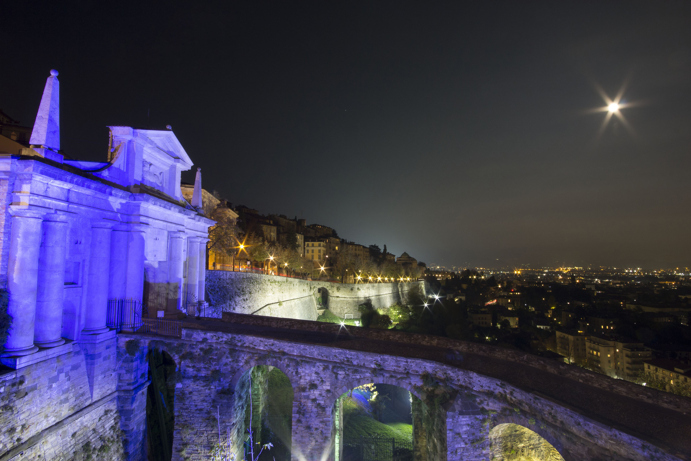 Superluna su città alta