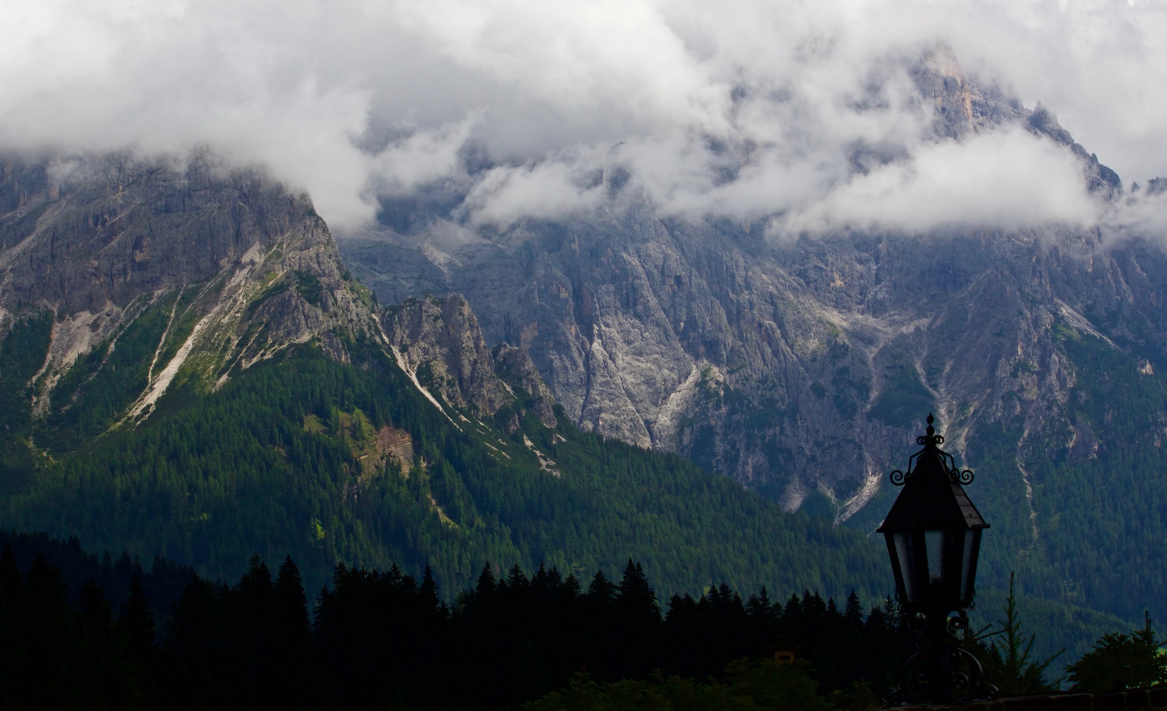 Le montagne giocano a nascondino