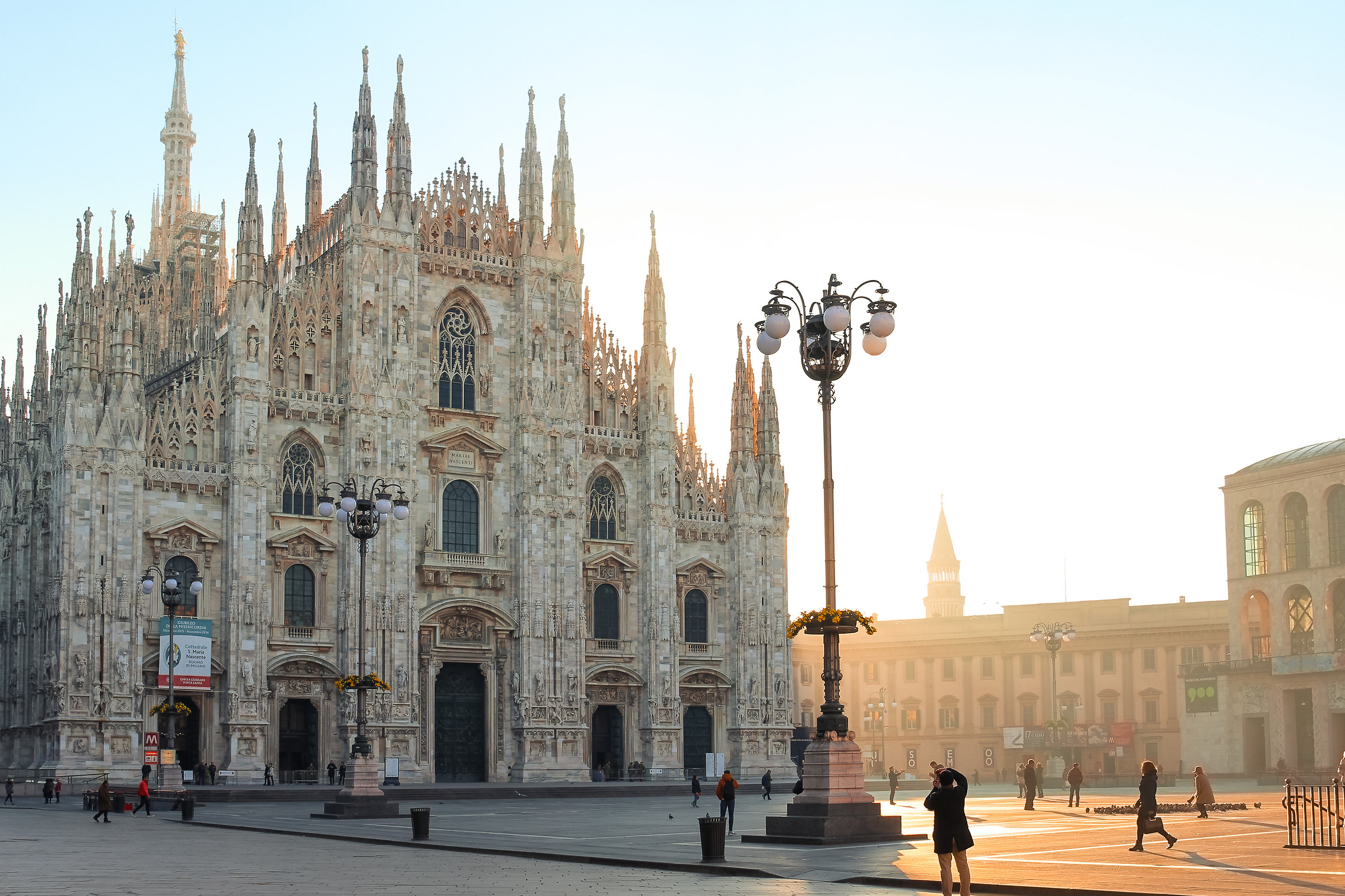Duomo di Milano al primo sole