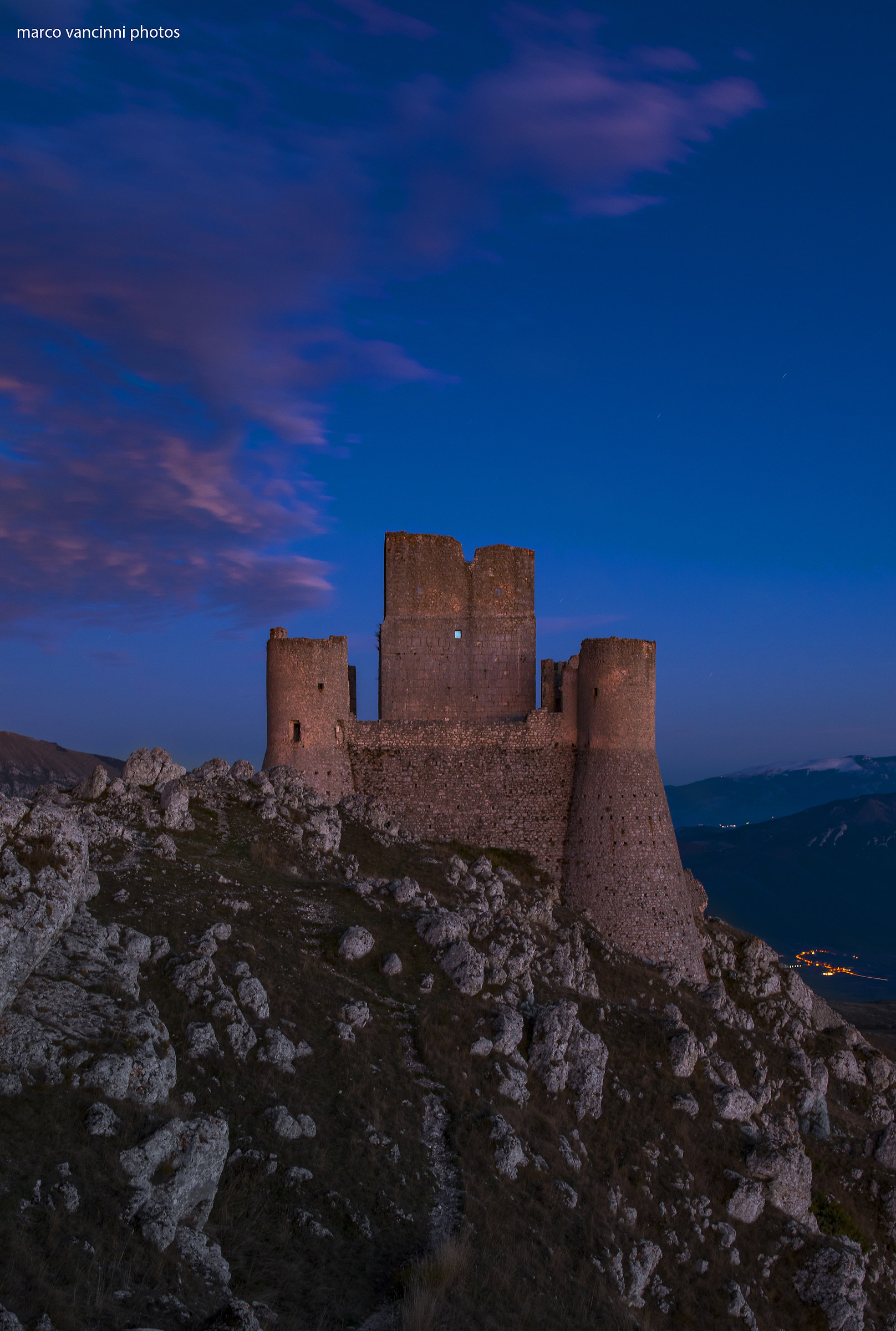 The blue hour of Calascio