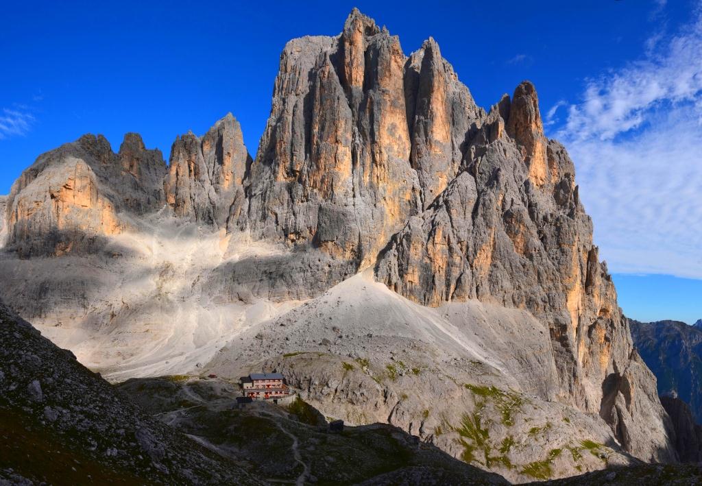 Cima Pradidali e rifugio omonimo