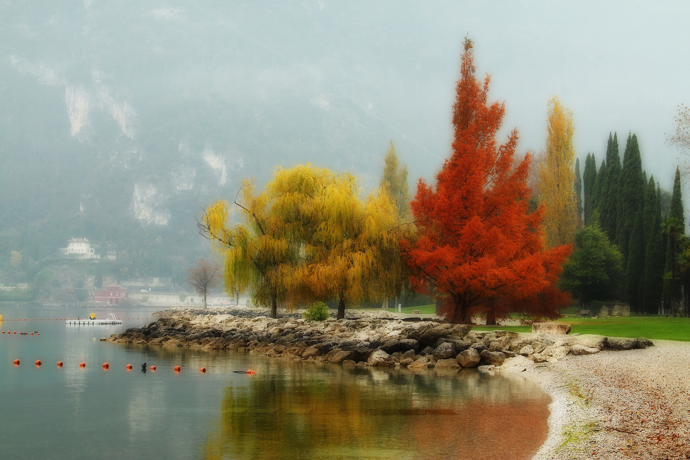 Colori d'autunno sul lago di Garda