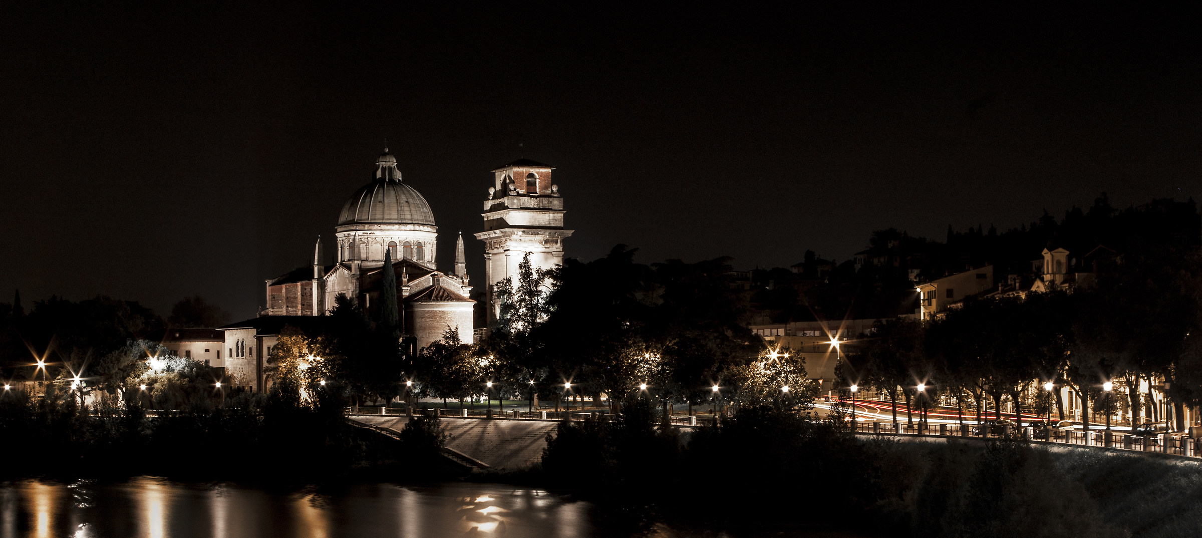 Night shot 005 (San Giorgio in Braida from Ponte Pietra)