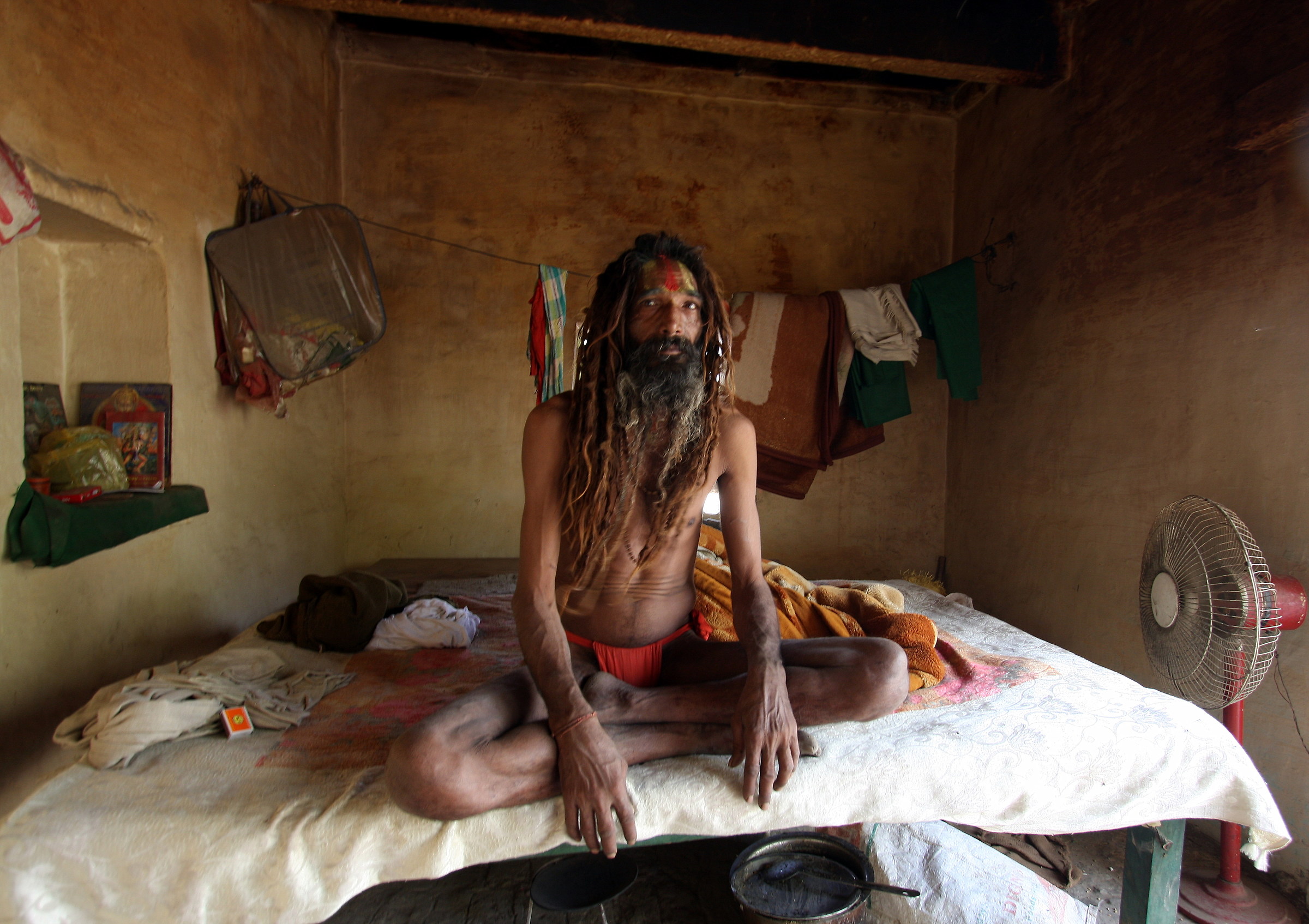 1438 - Internal religious center.