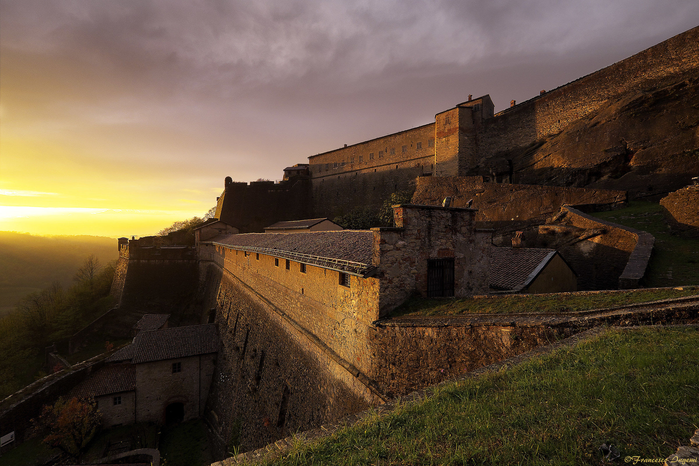 Forte di Gavi (to). autumn sunset.