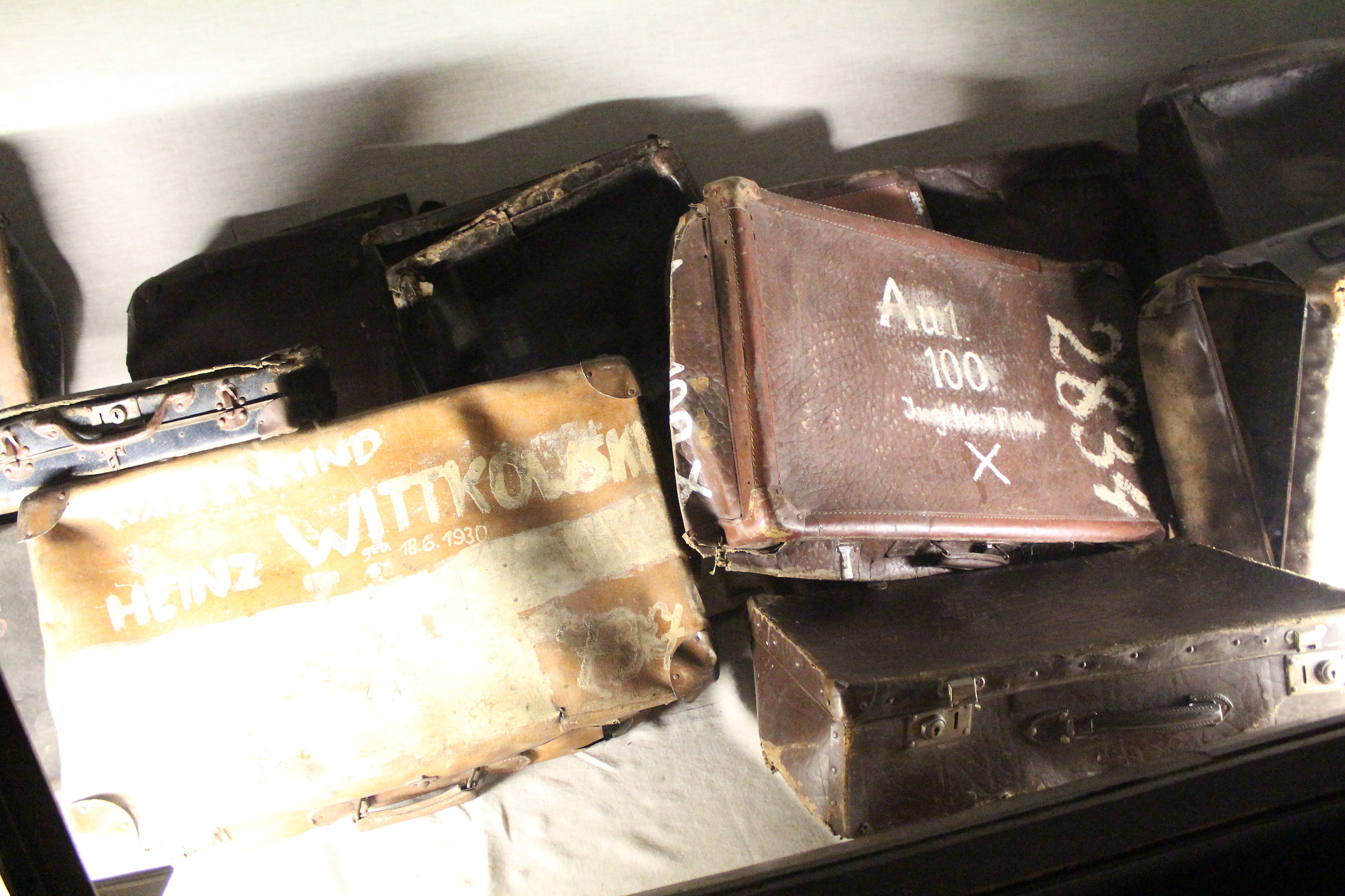 Auschwitz " 11-2016 ":