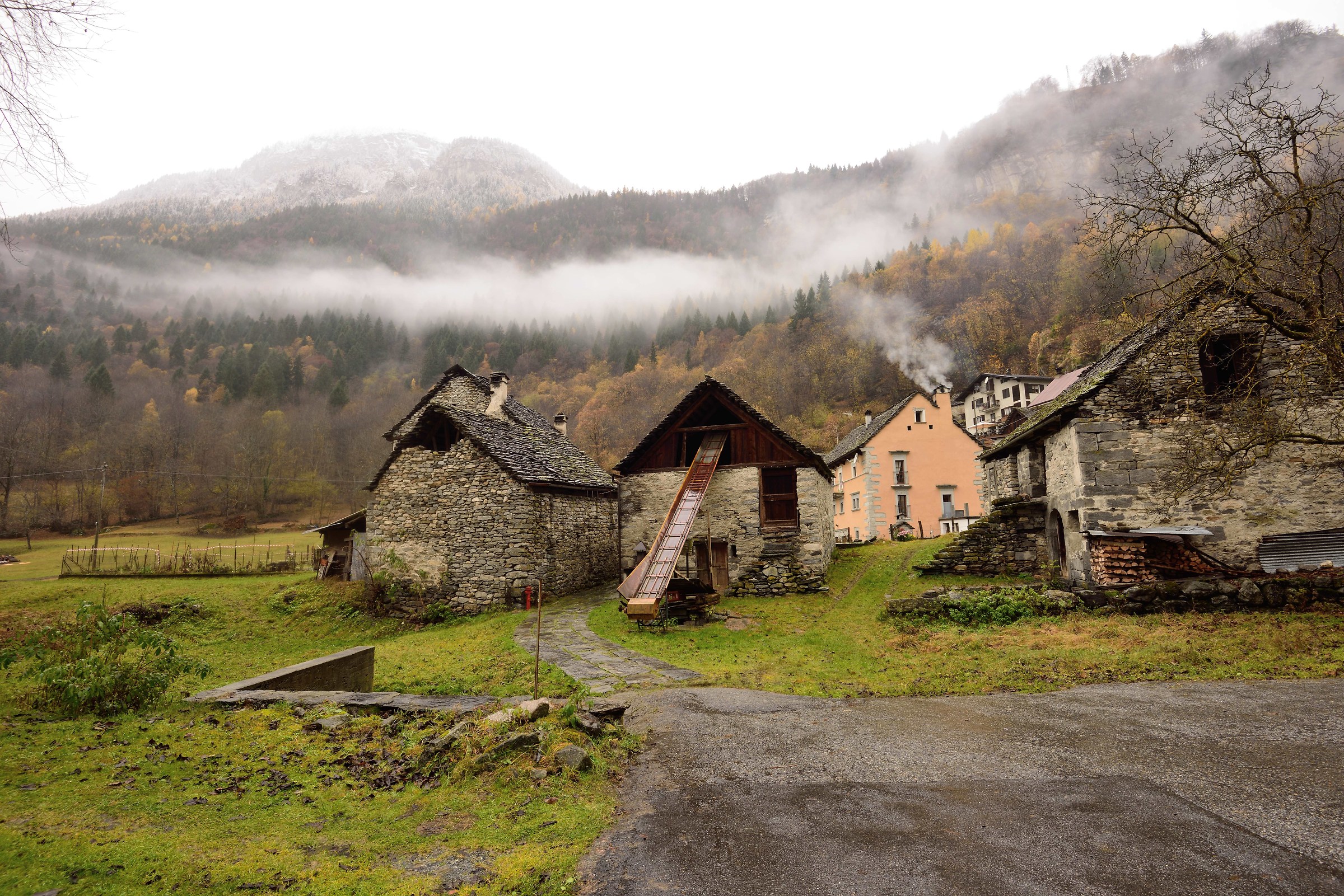 Bone fraction of Baceno just above Croveo