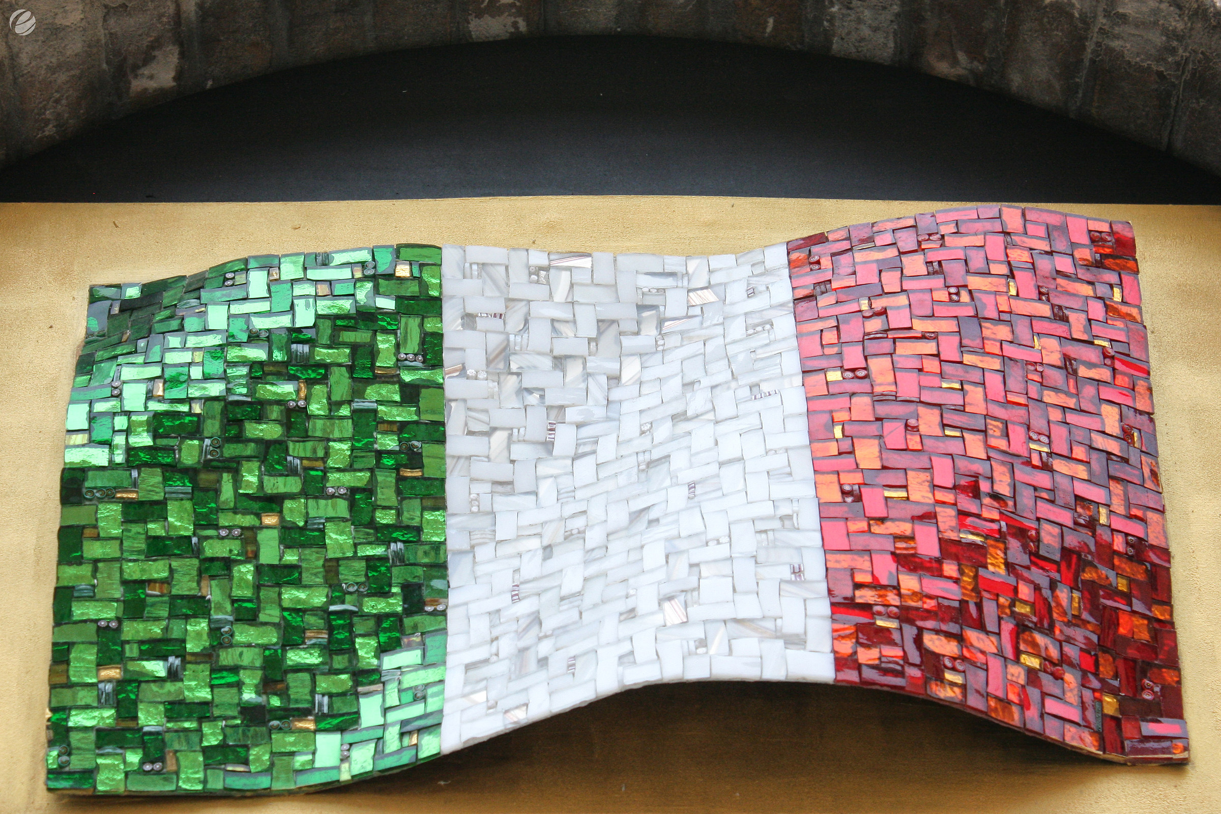 Bandiera italiana, mosaico, Ravenna