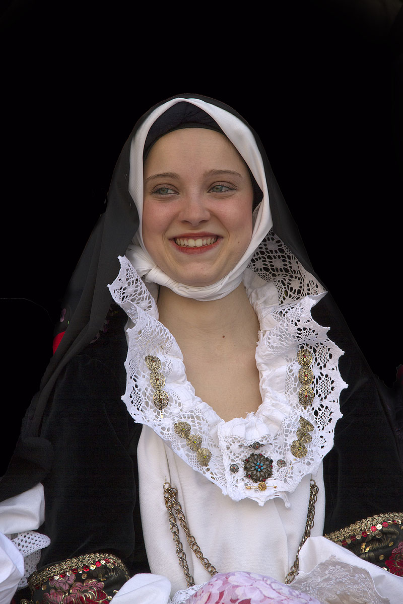 Ragazza sulla Traccas S. Efisio 2010