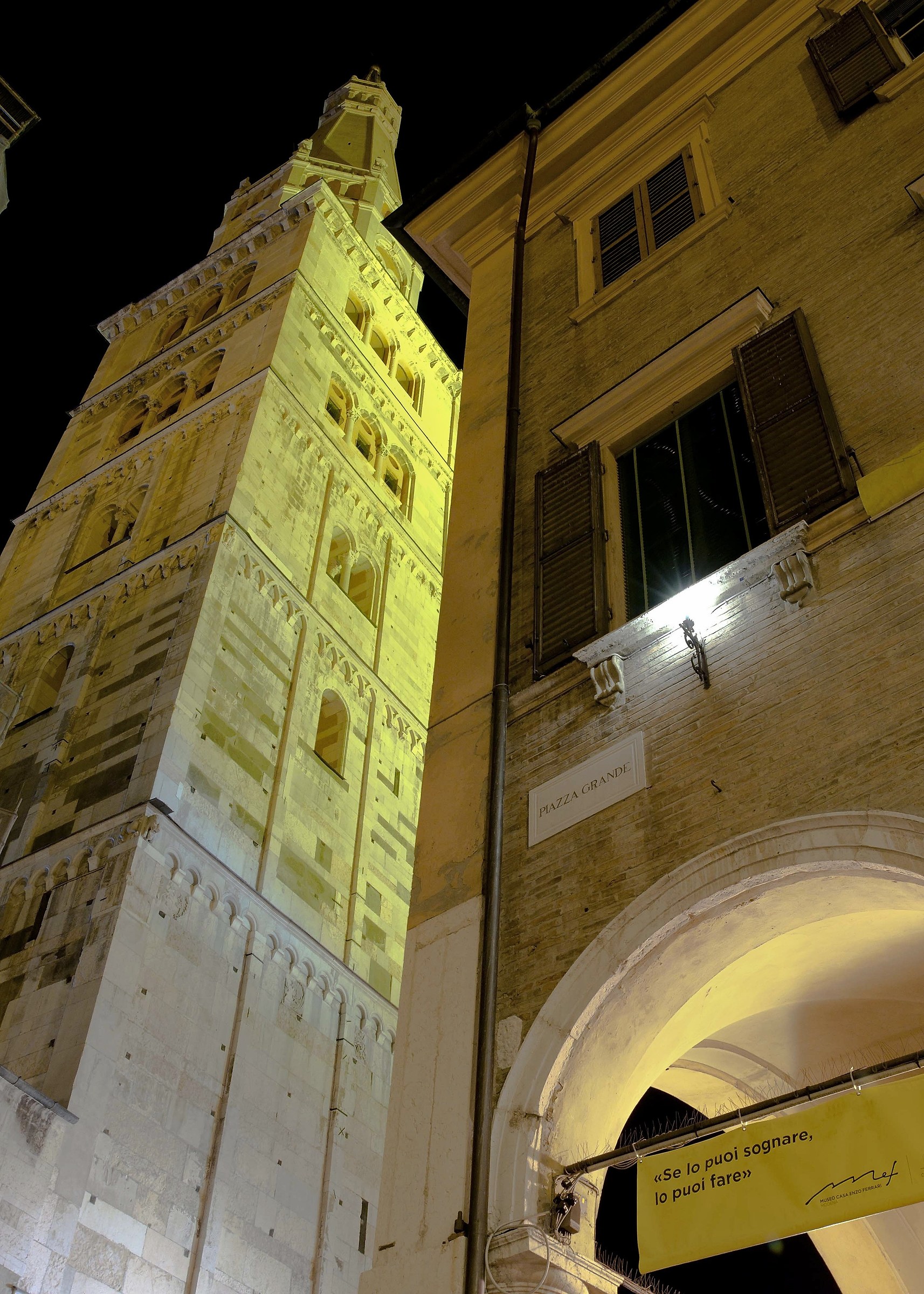 la torre "Ghirlandina" Modena