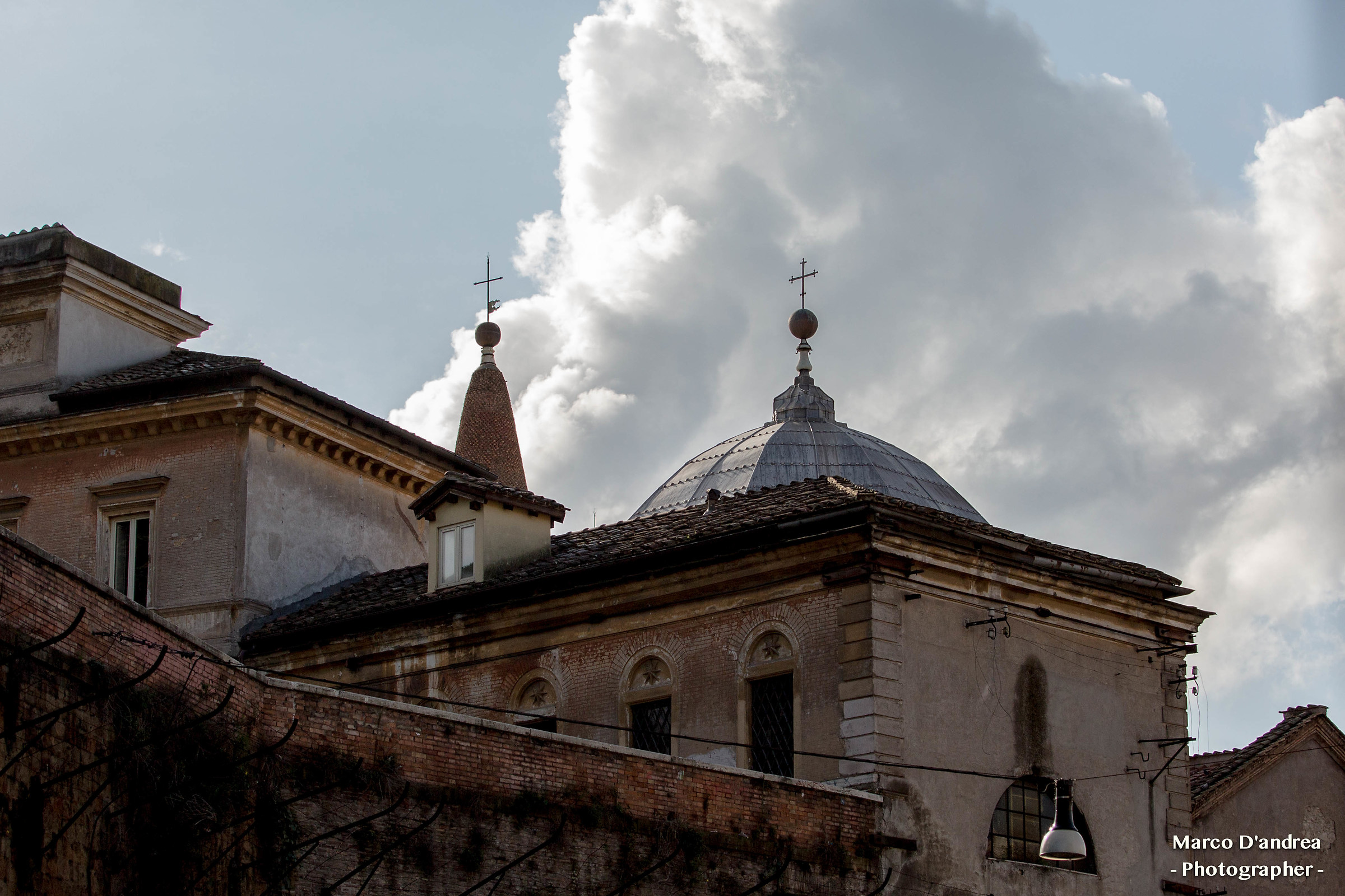 da sotto il muro torto roma