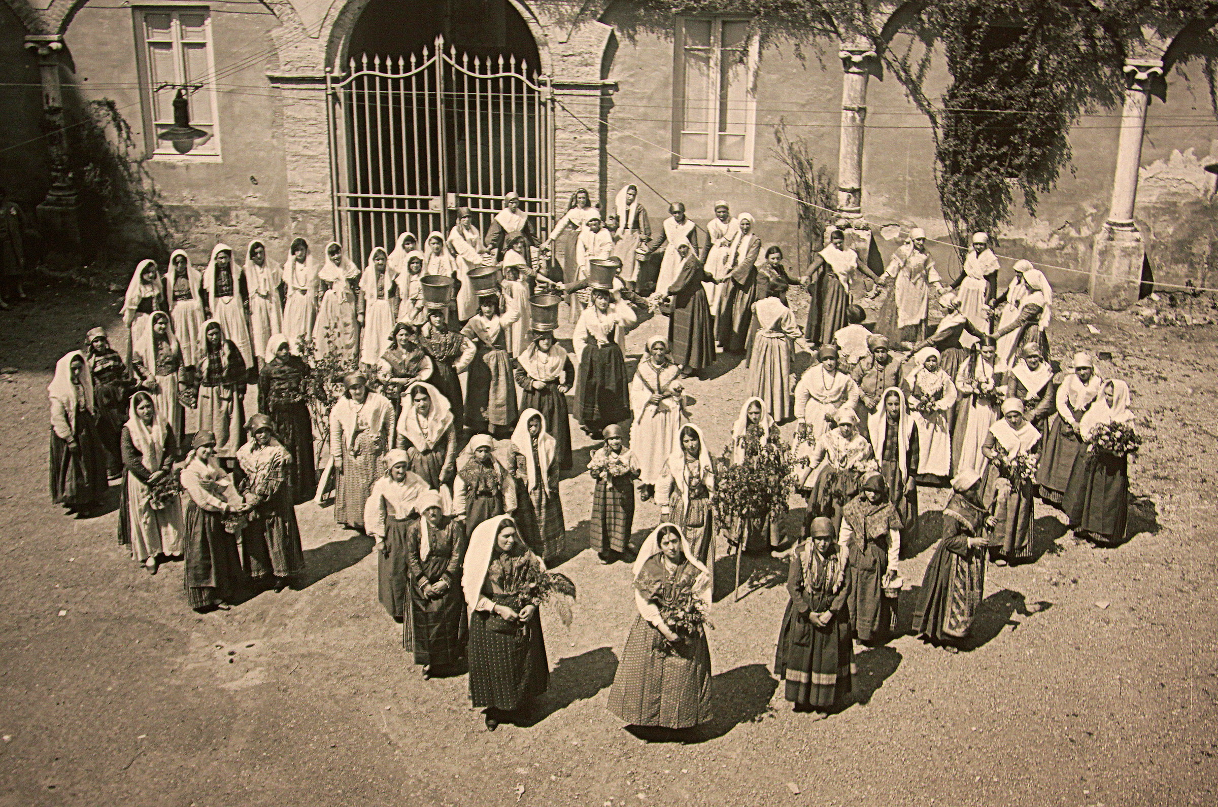 0298 Photo Photo Cloister of Carmel Market