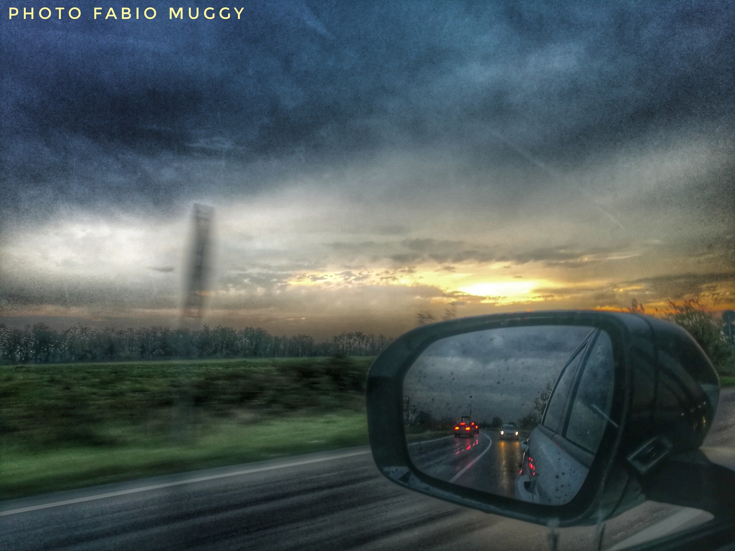 Guidando sotto la pioggia