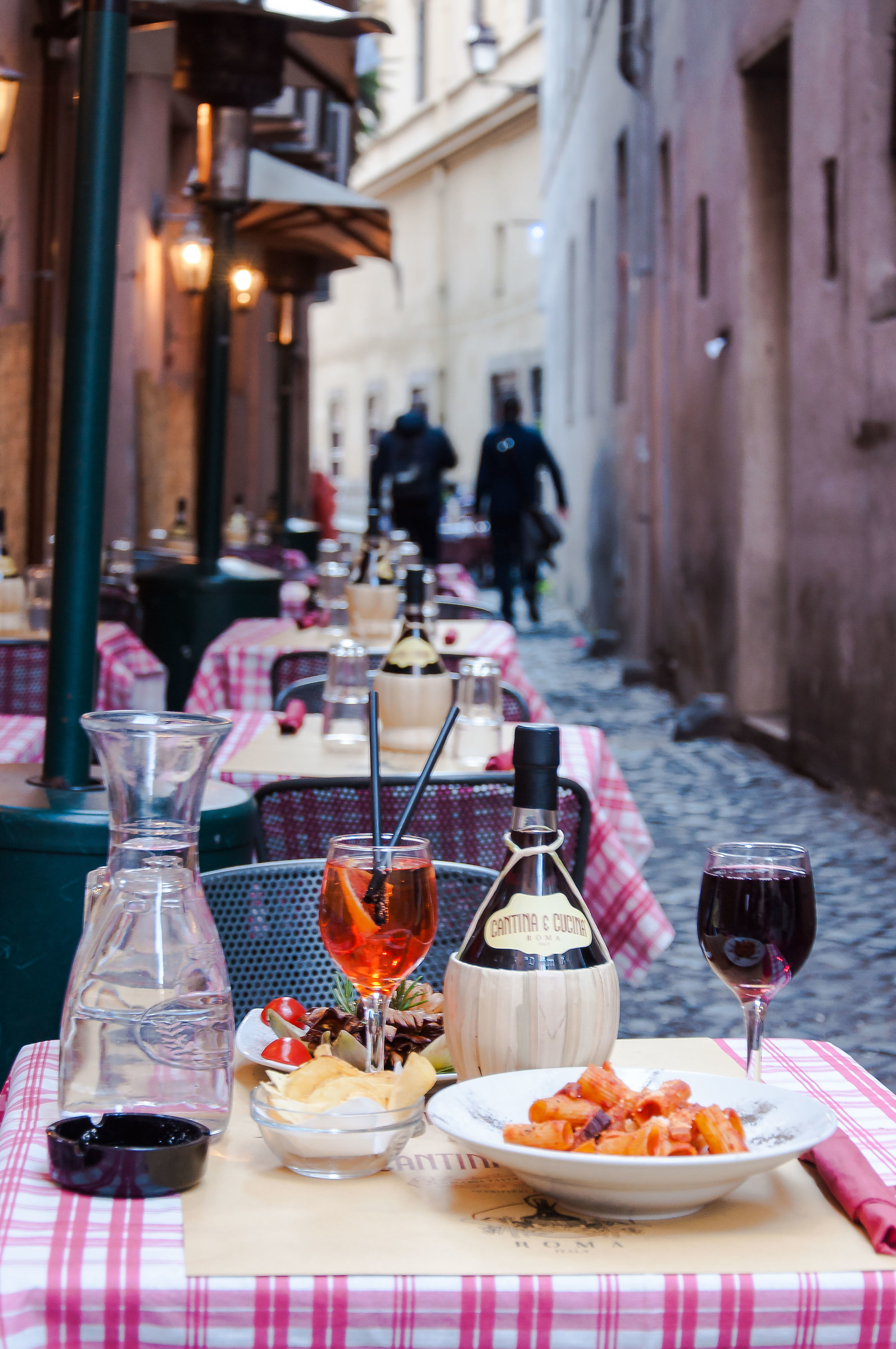 ristorantino "attiraclienti", Roma