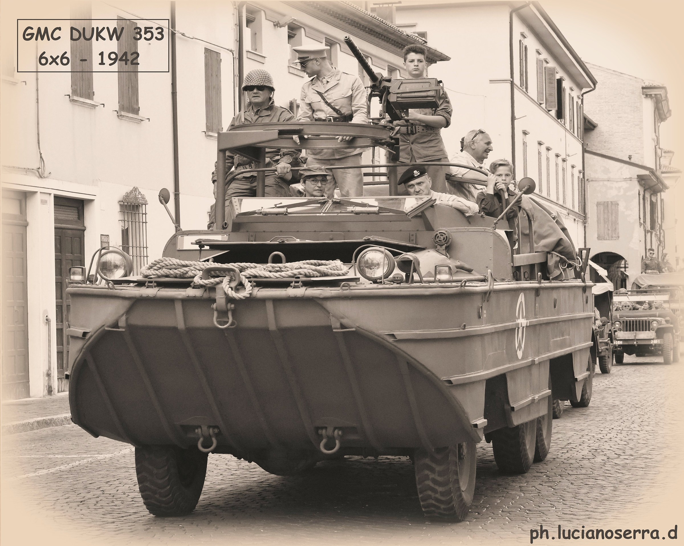 General Motors Company dukw 353 6x6 - 1942