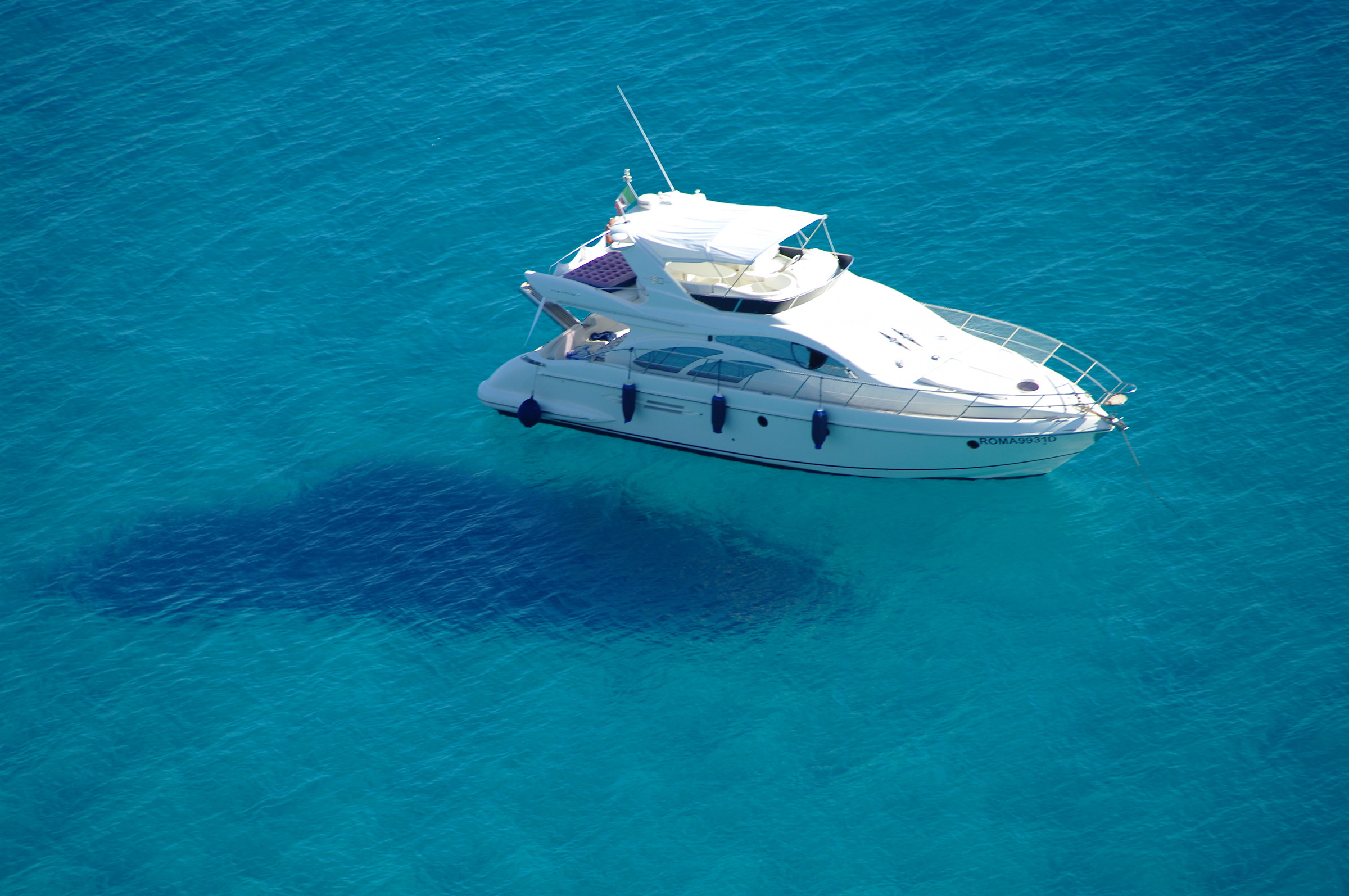 Ships ... flying cells. Tropea