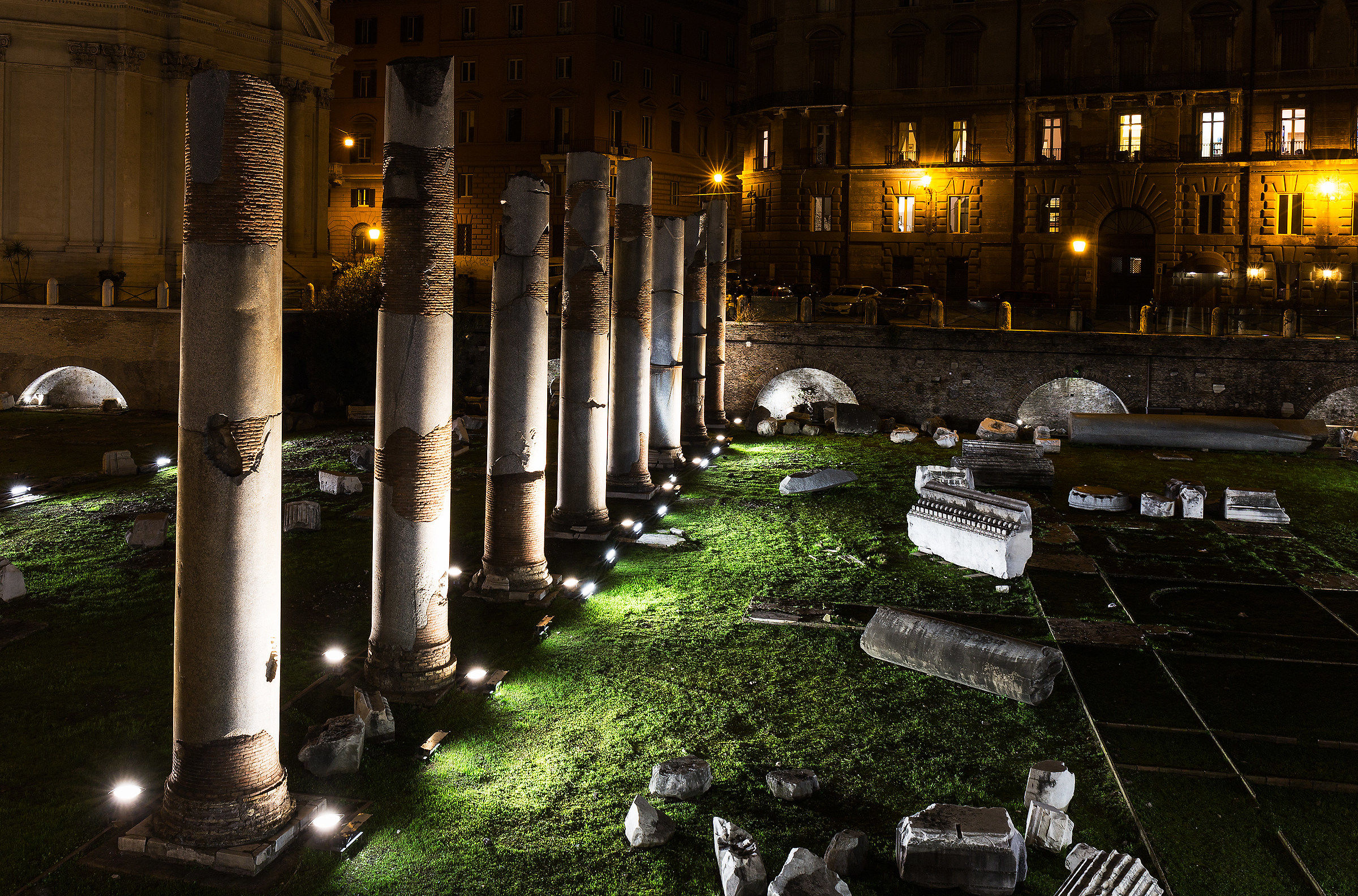 Colonnato ai Fori Romani