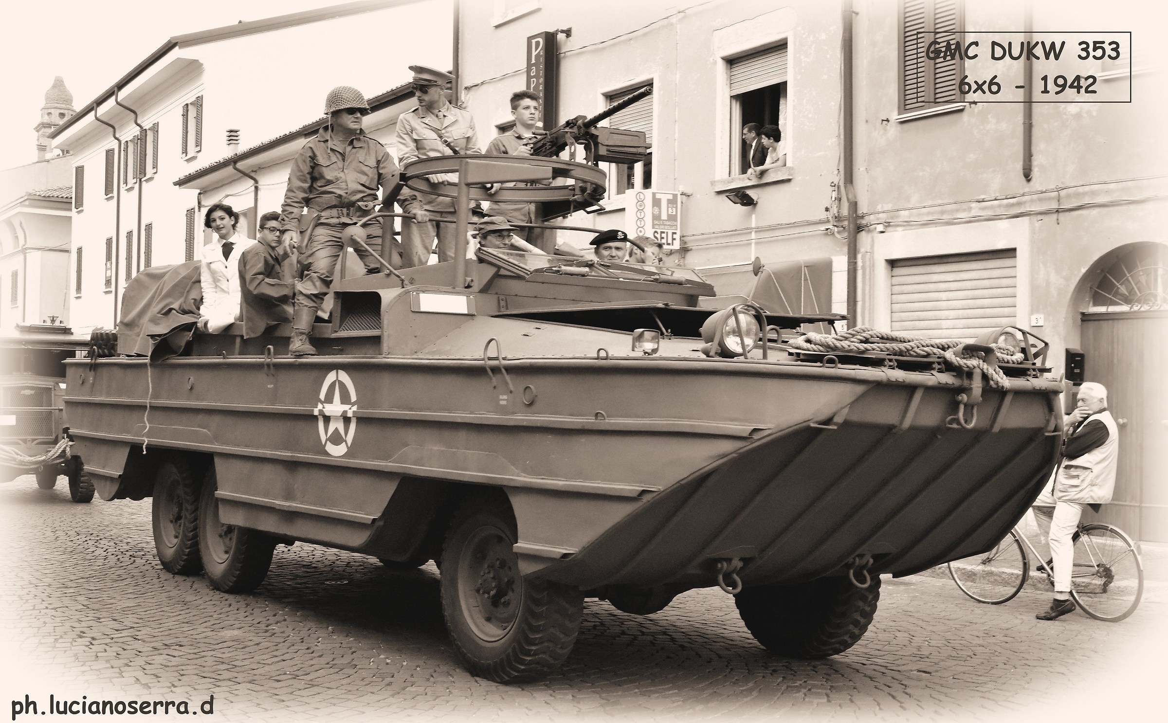 General Motors Company dukw 353 6x6 - 1942