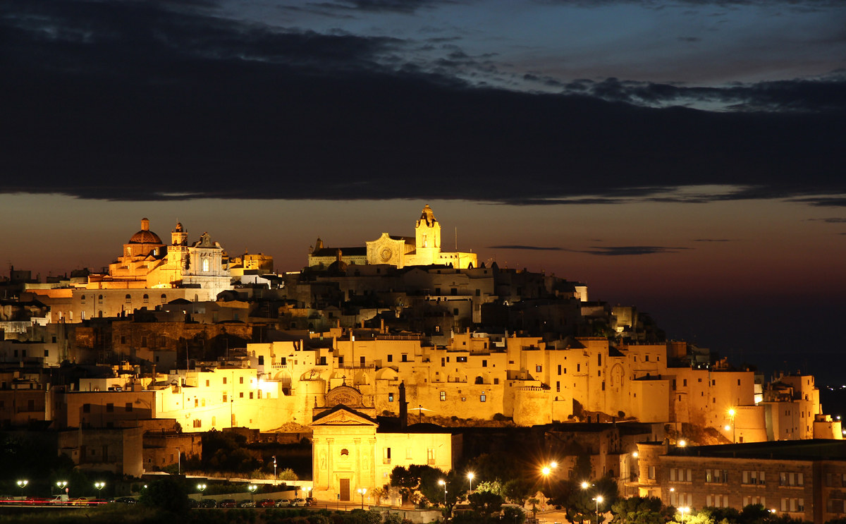Ostuni nelle notti d' estate