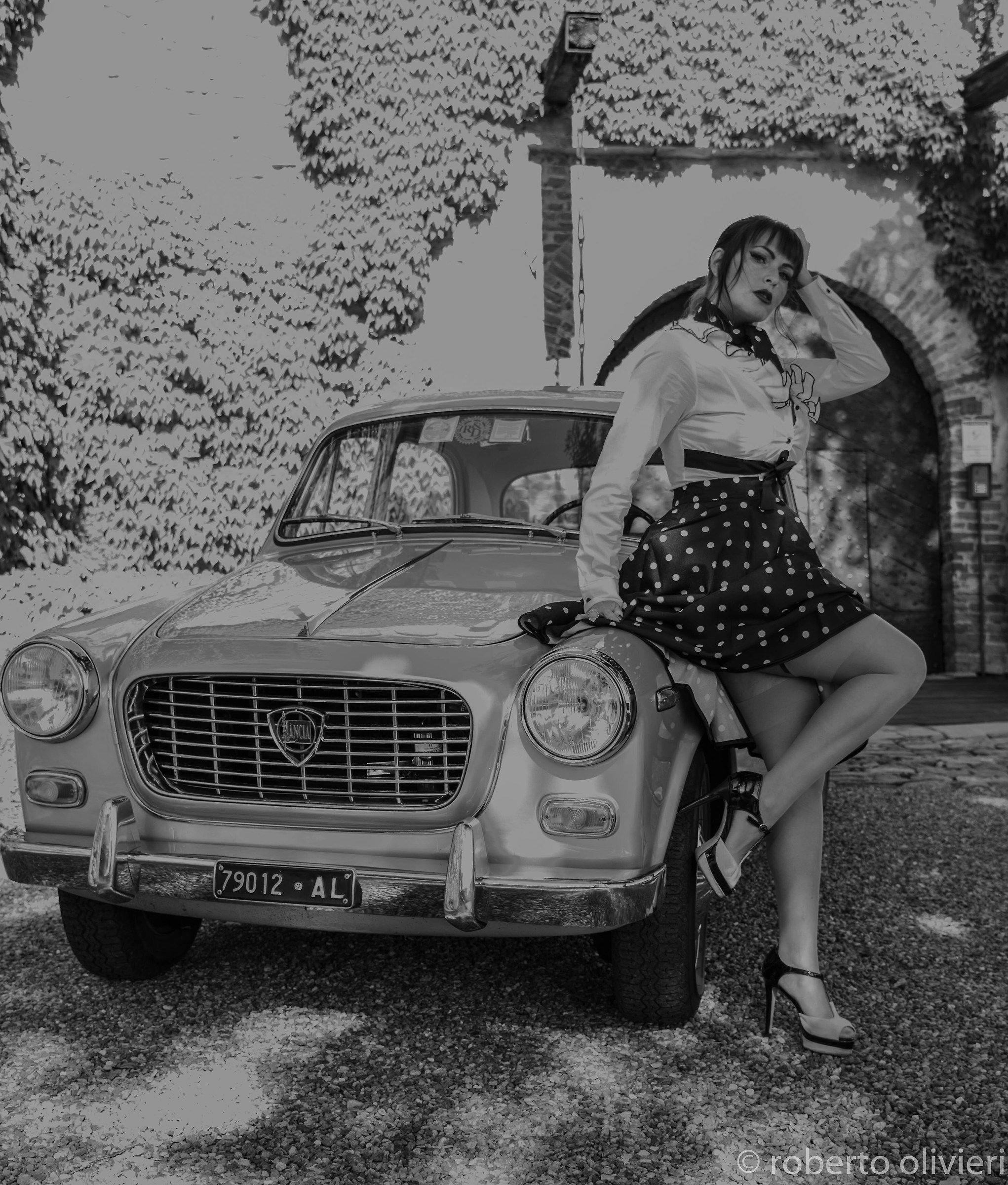 Elisa Joy & Lancia Appia vintage shoot