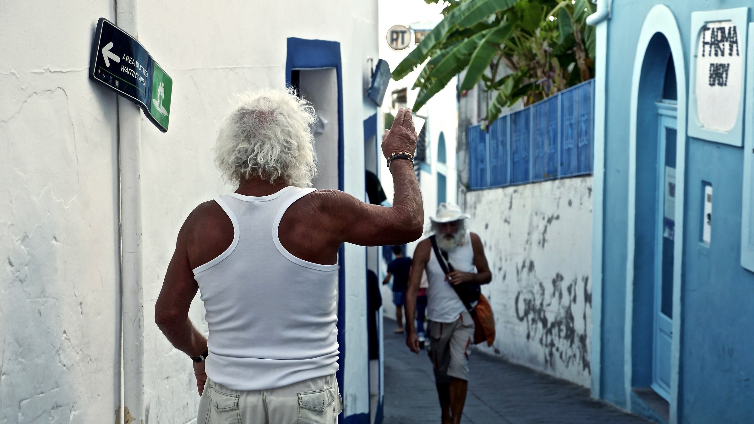 Greeting between Strombolian