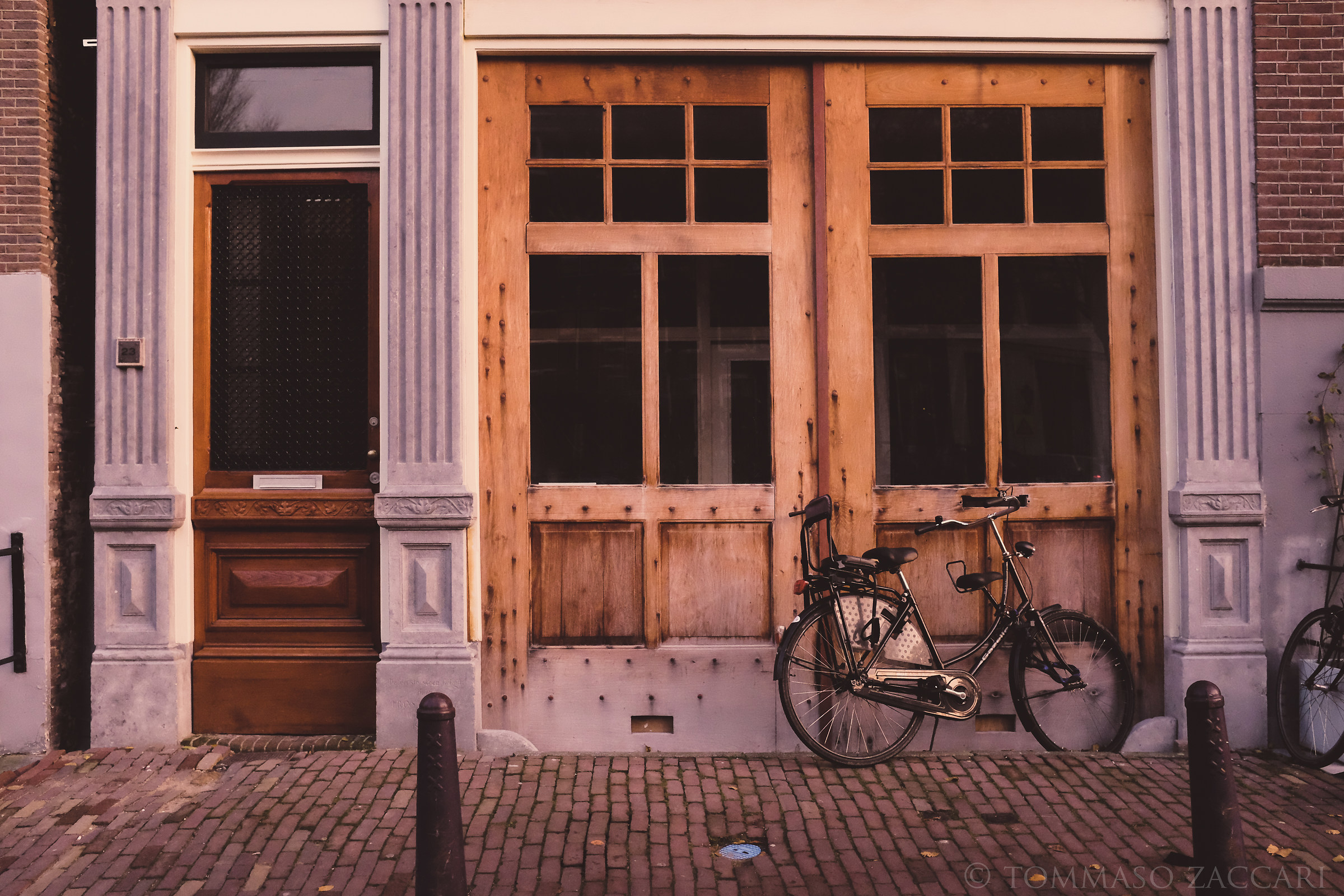 Il calore del legno nel freddo inverno di Amsterdam.