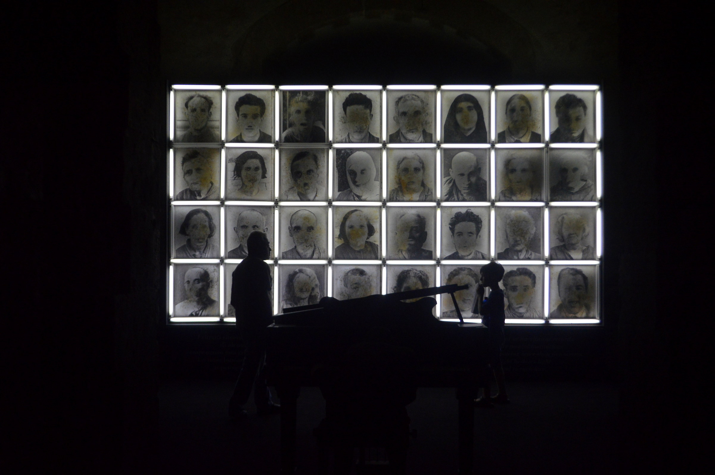 In controluce (volti e figure)