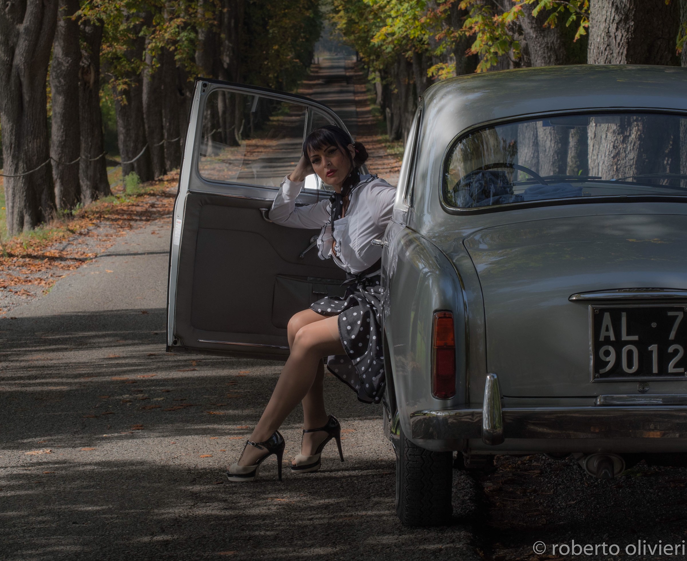 Elisa Joy & Lancia Appia vintage shoot