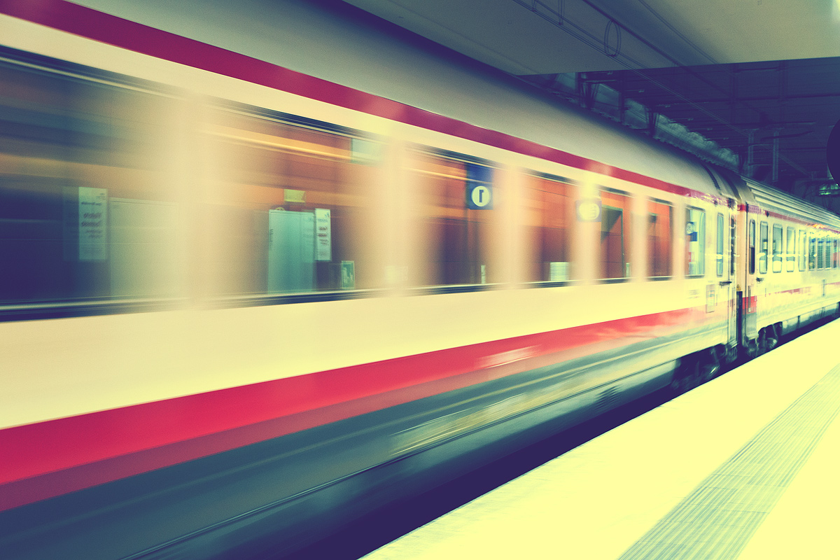 Treno in partenza al binario...