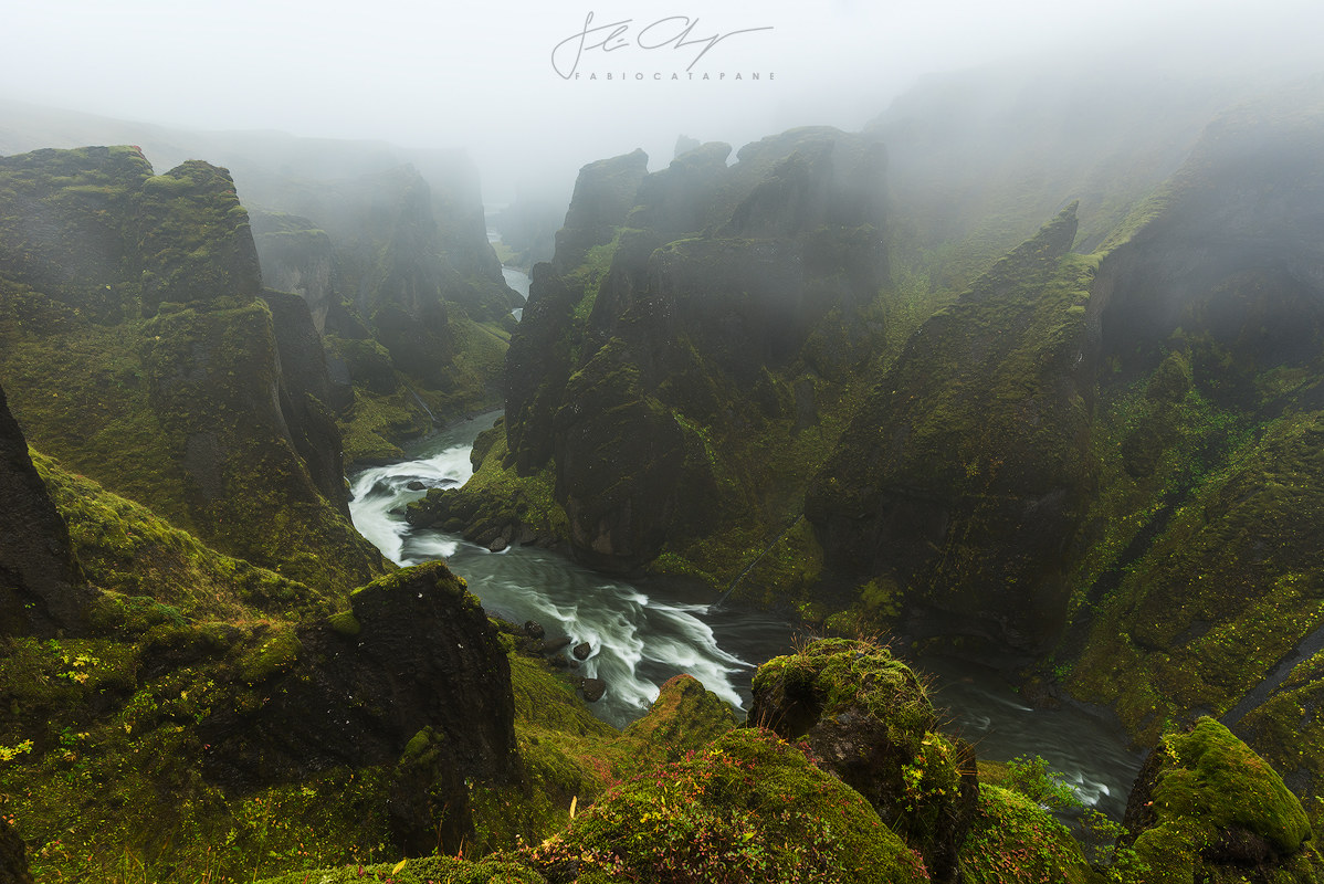 Fjaðrárgljúfur Canyon