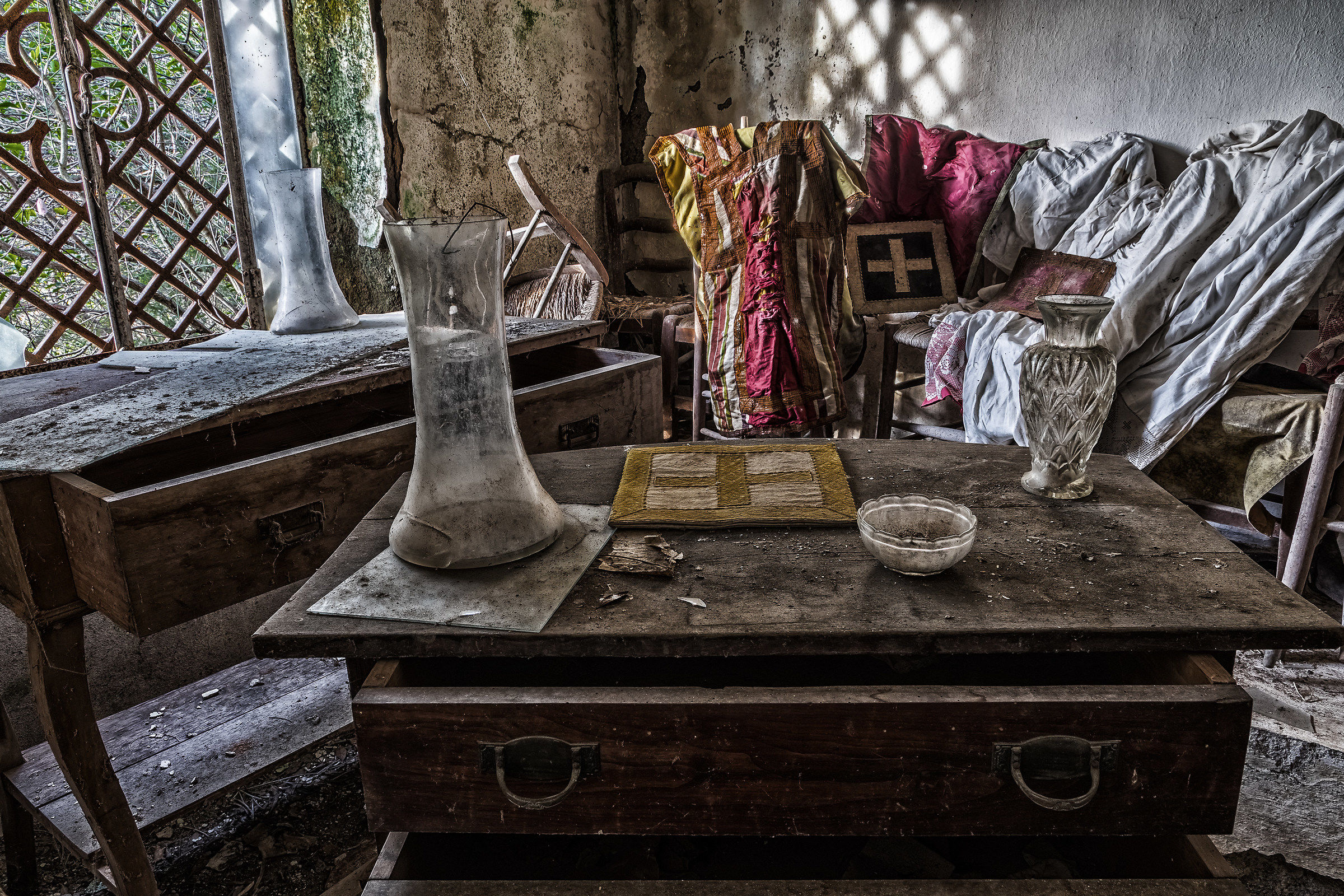Mausoleum of Rovi - The priestly vestments