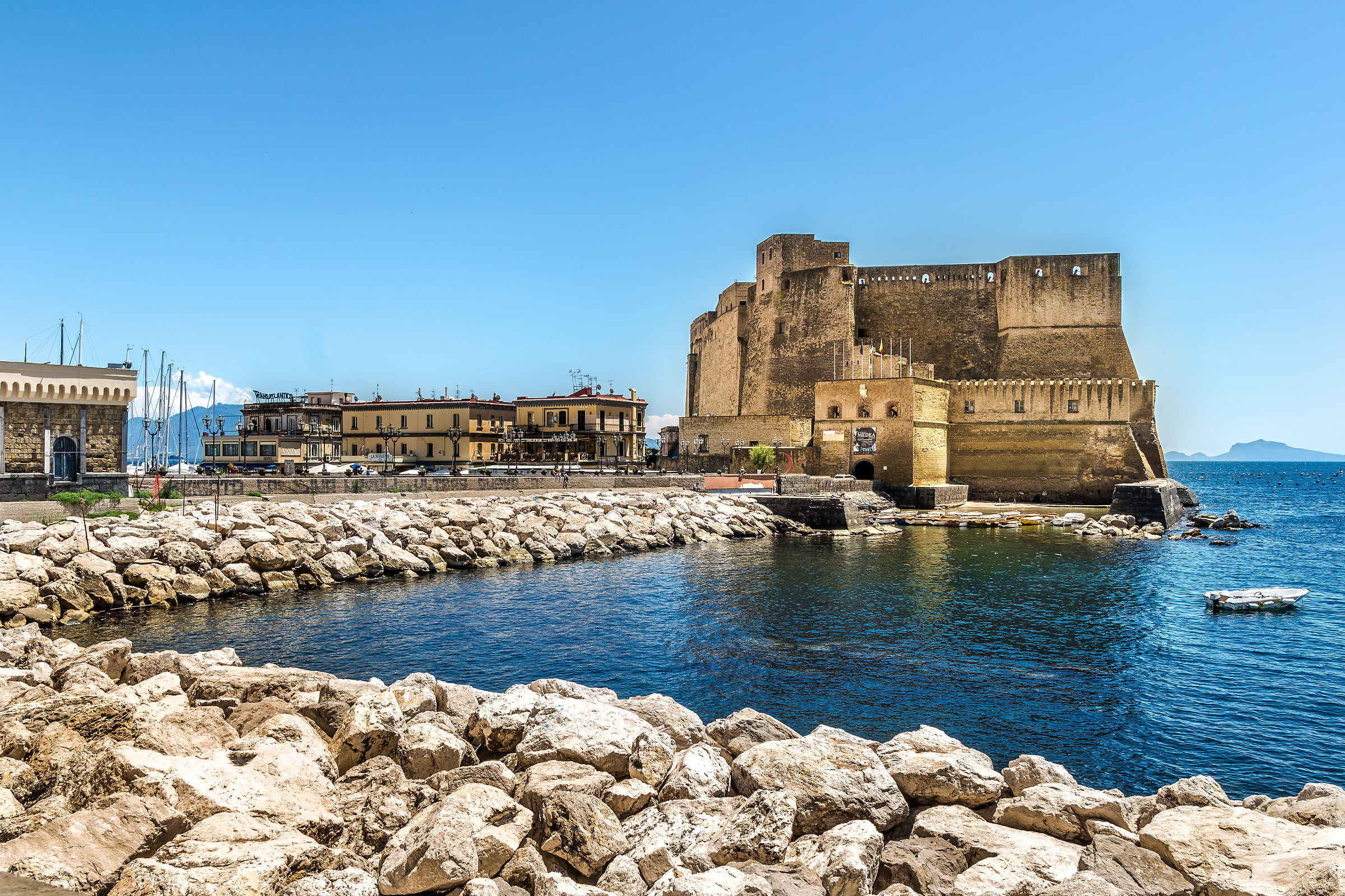 Castel dell'Ovo 2