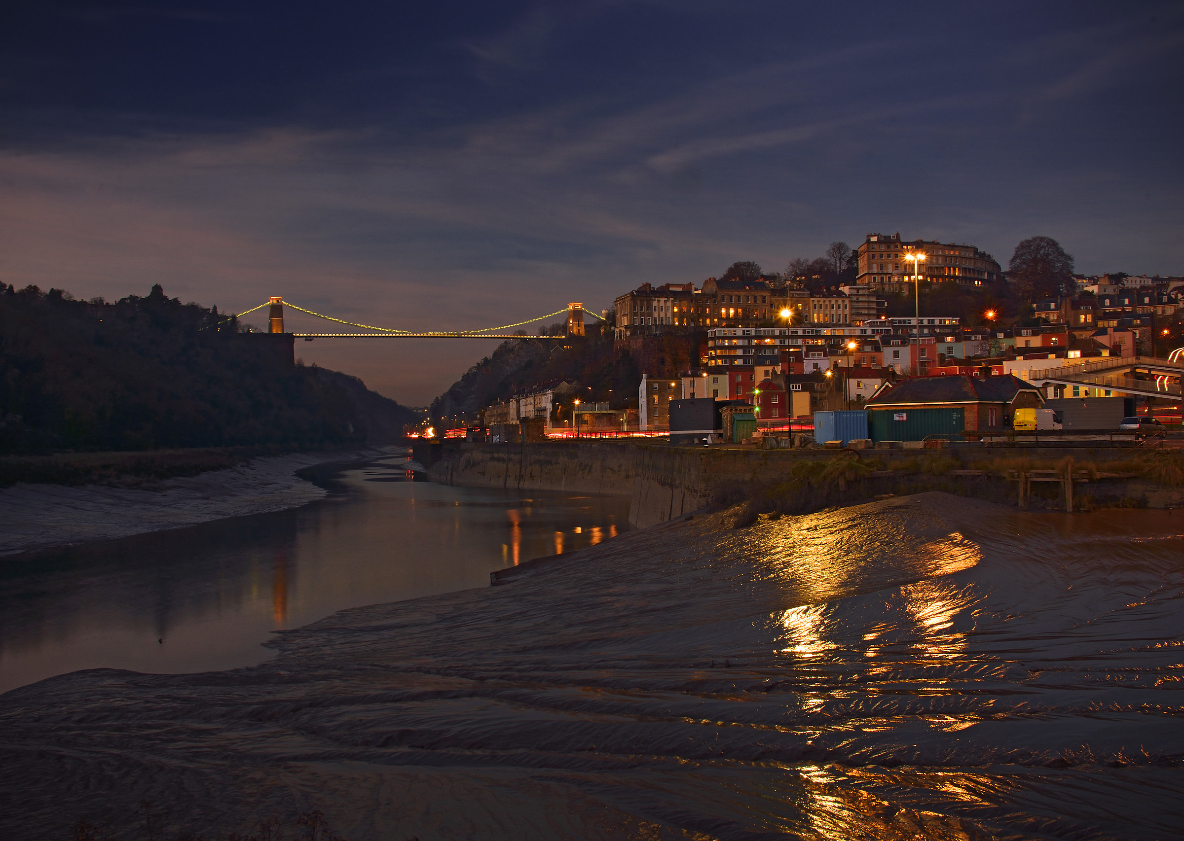 Ponte sospeso di Clifton Brunel, al crepuscolo
