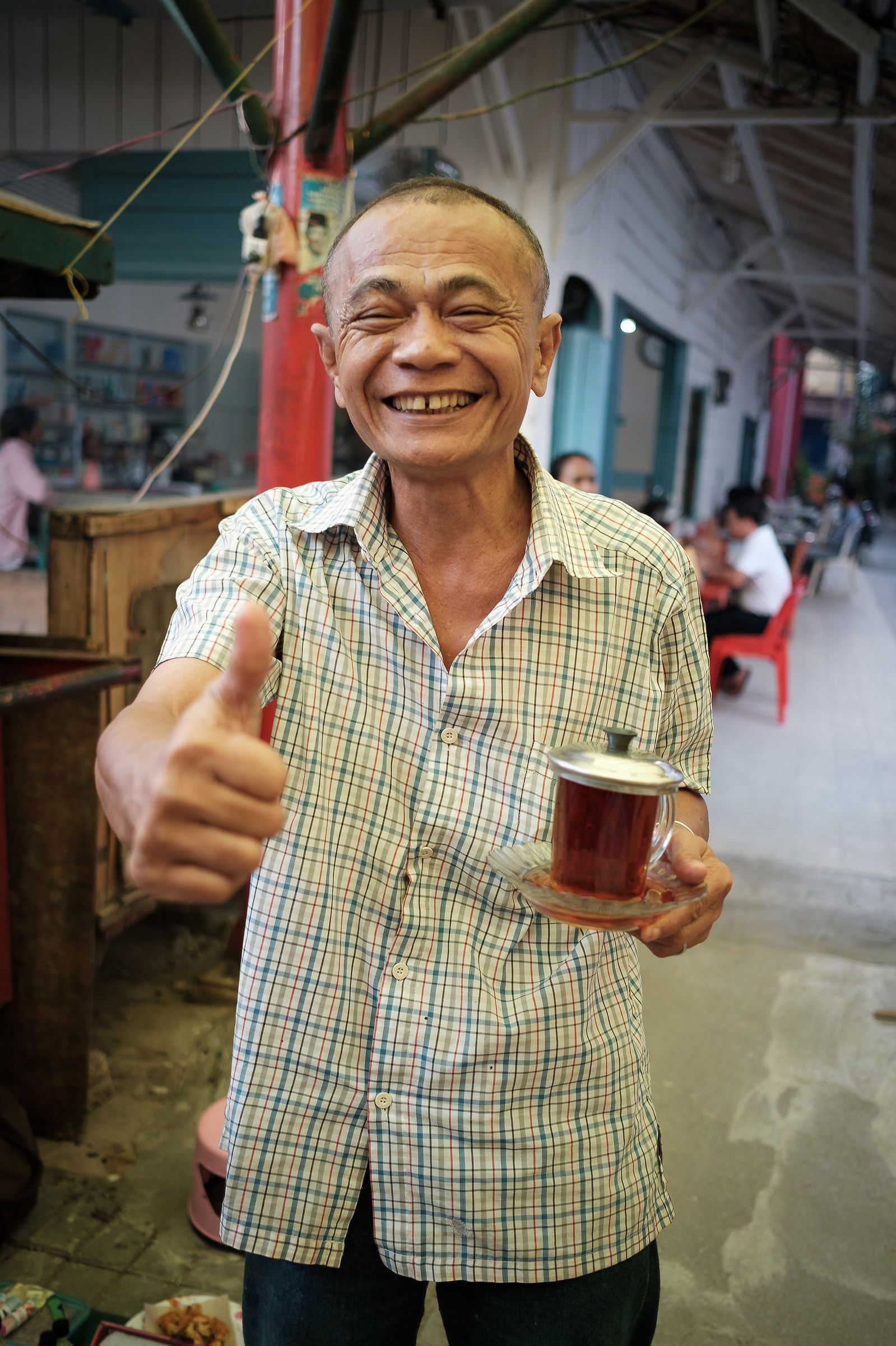 Indonesia- The faces in the markets - The bartender of Tea