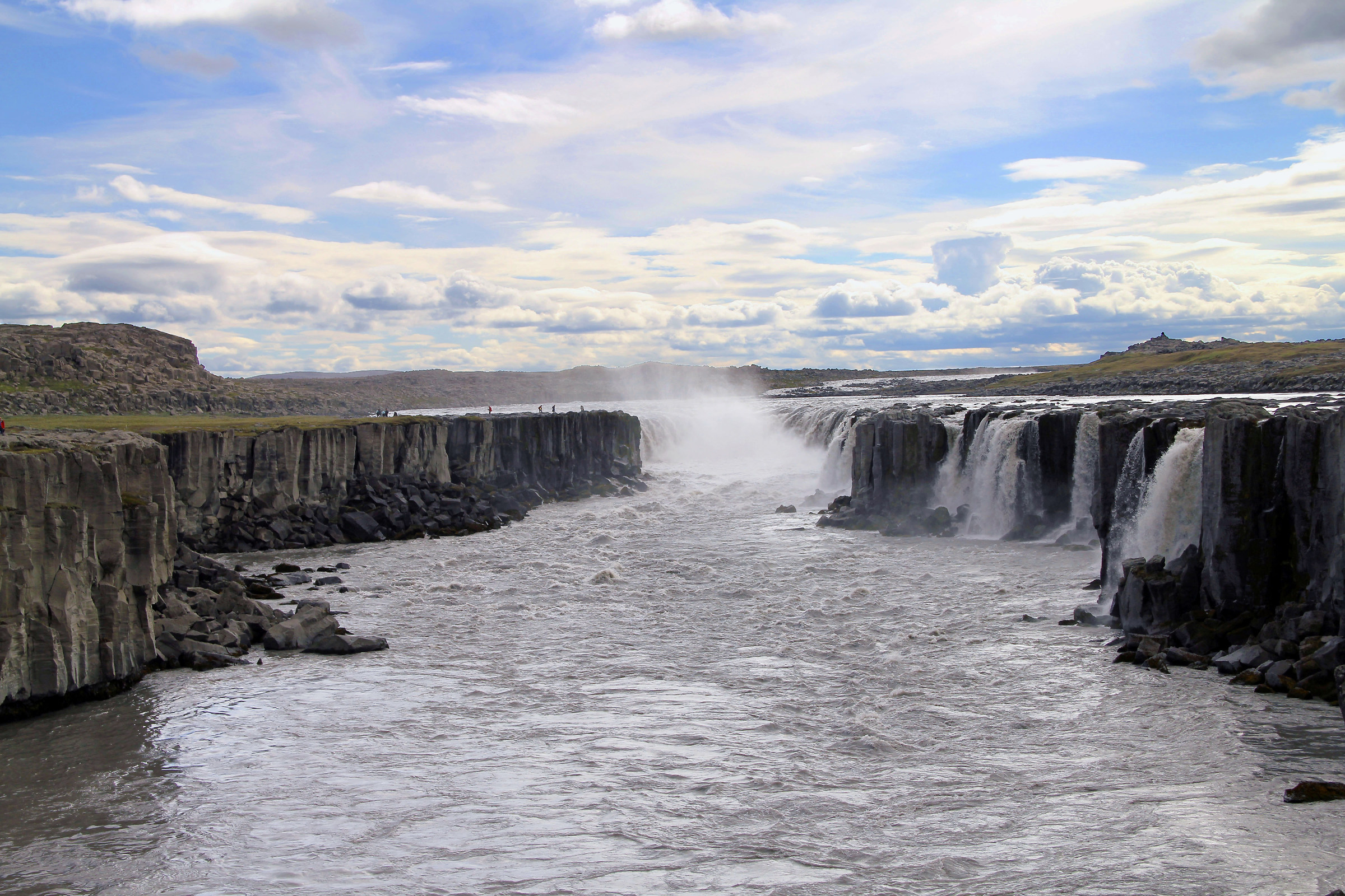 Iceland - Jumps of water