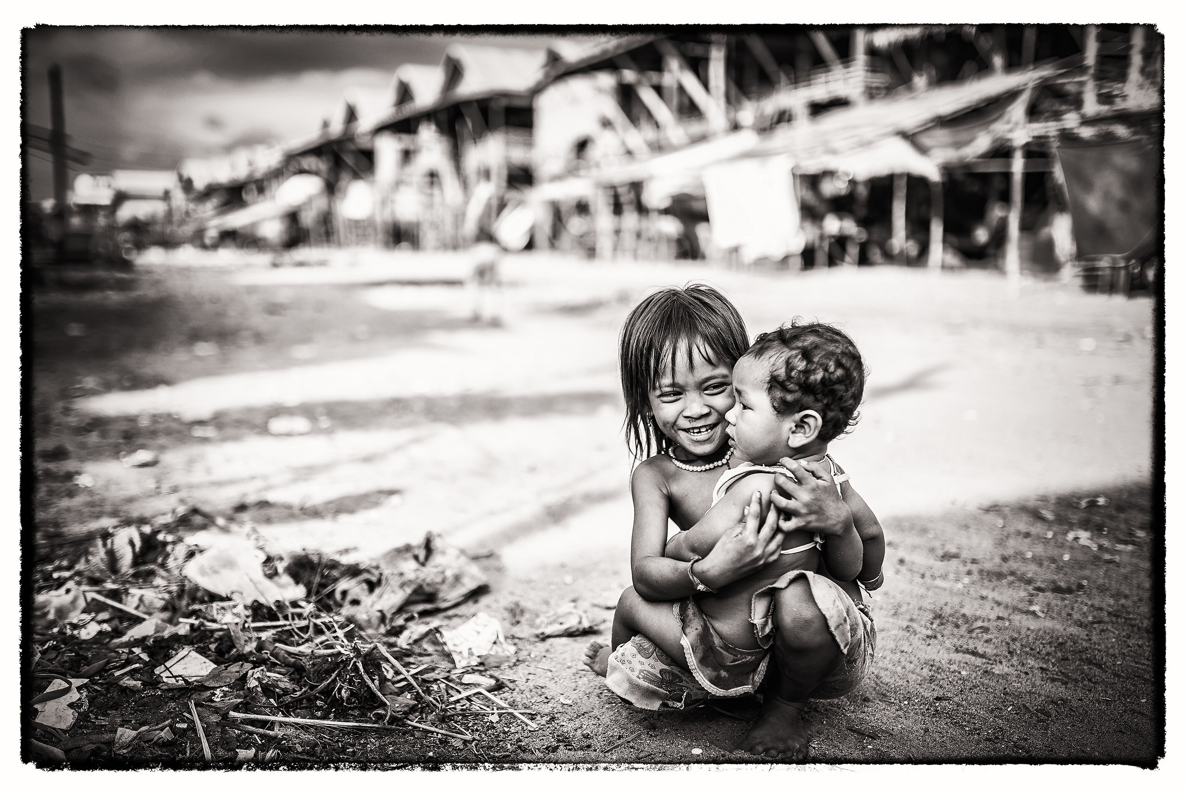 La felicità negli occhi di chi non ha nulla