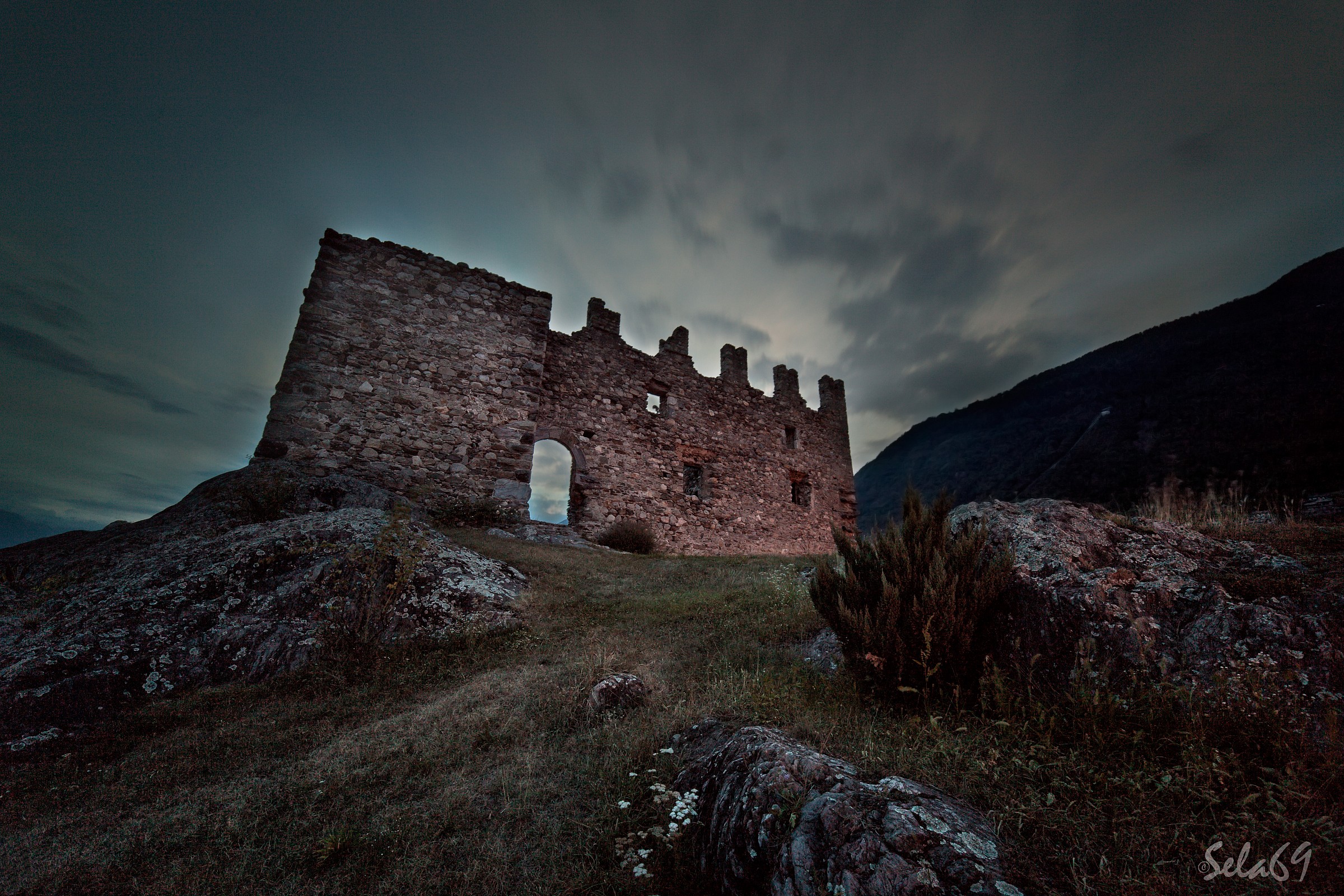 Castel Grumello dusk ...