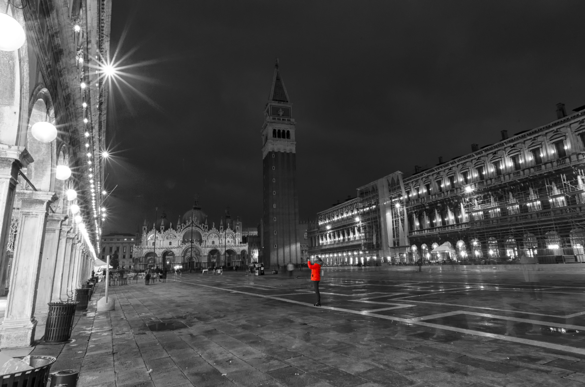 Red passion in Venice