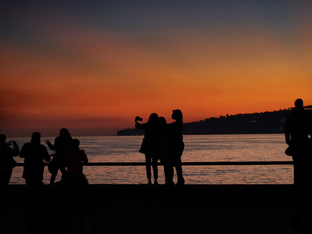 Selfie con il Golfo di Napoli come sfondo