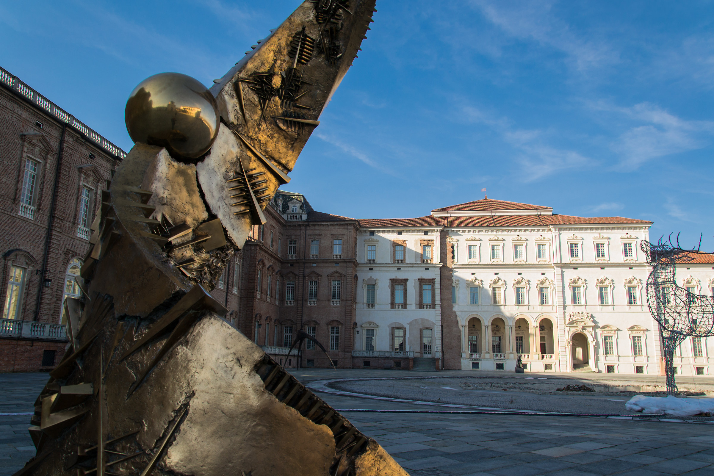Scultura dorata alla Reggia di Ven