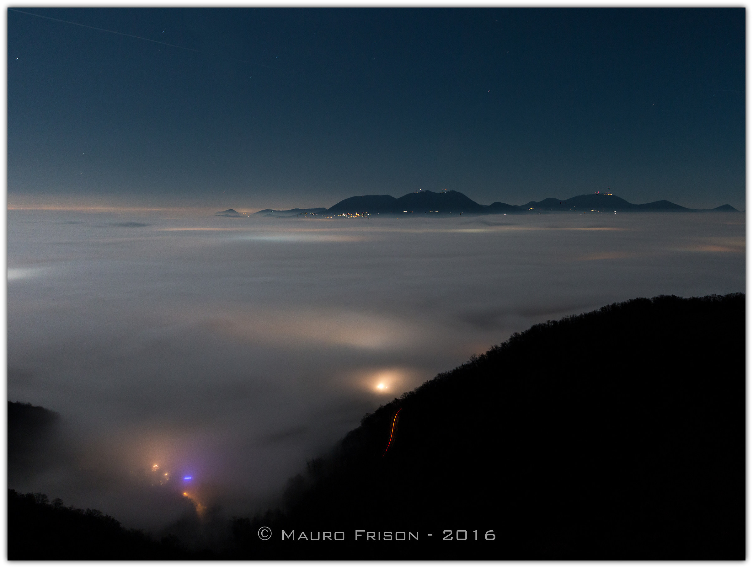 Above a Sea of ??Fog