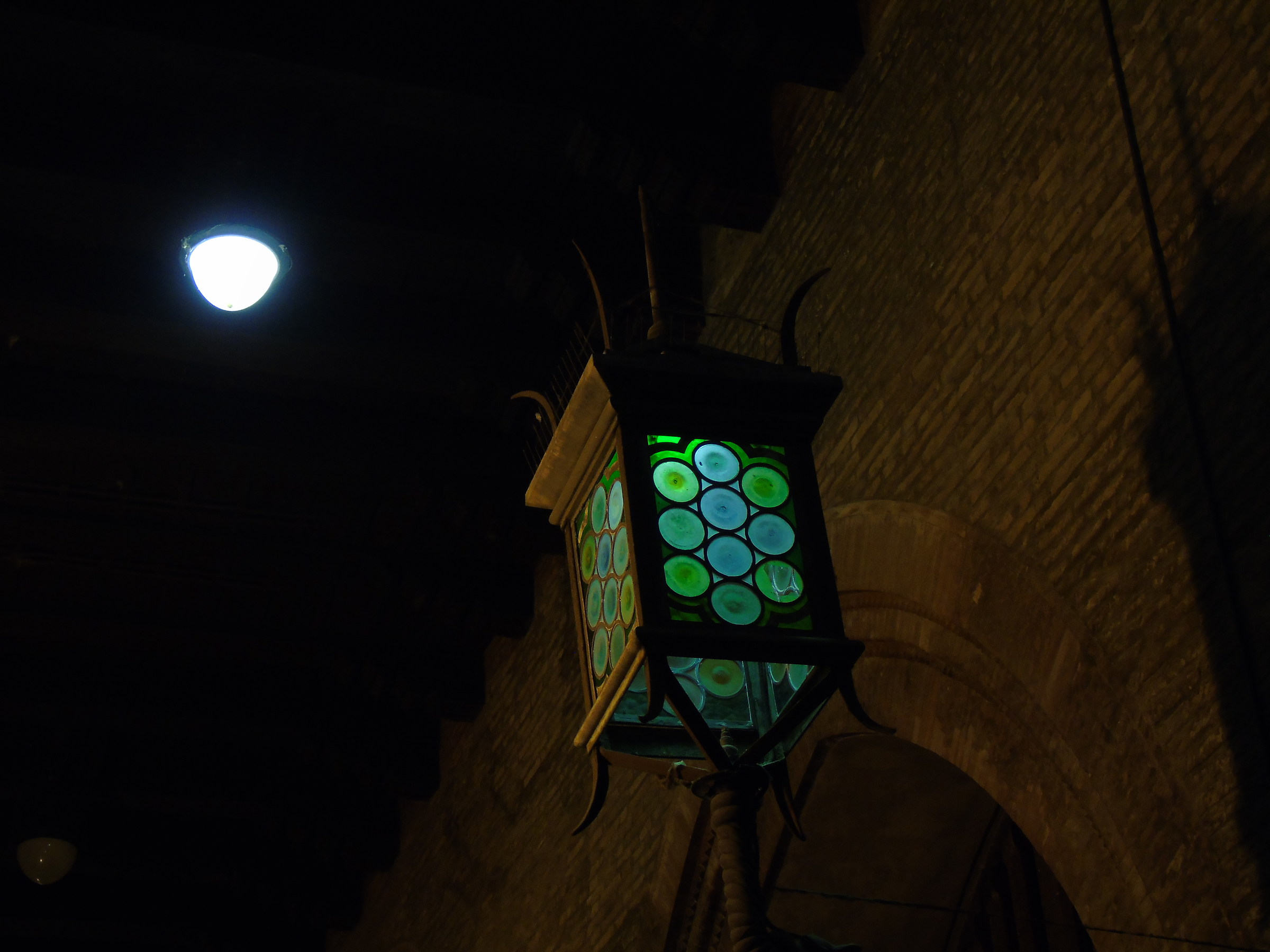 Una lanterna ci guida nella notte..