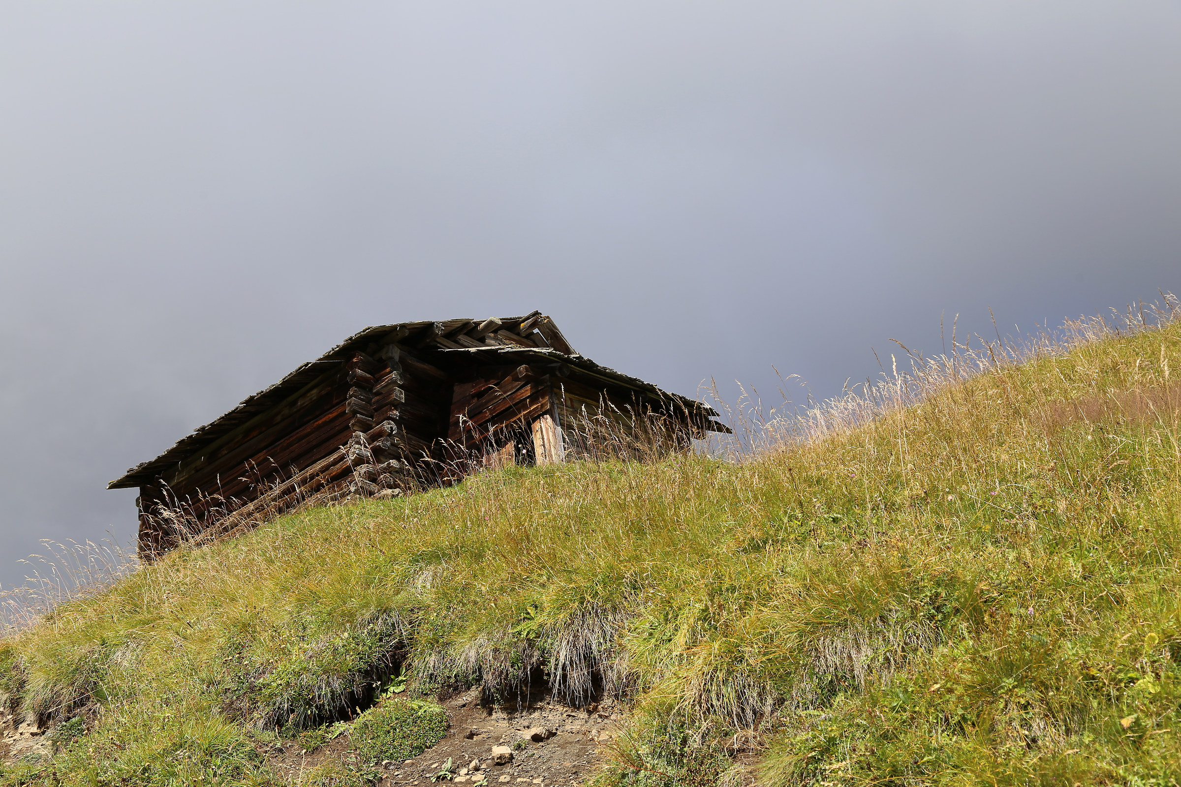 Hut at the foot of the Sassolungo