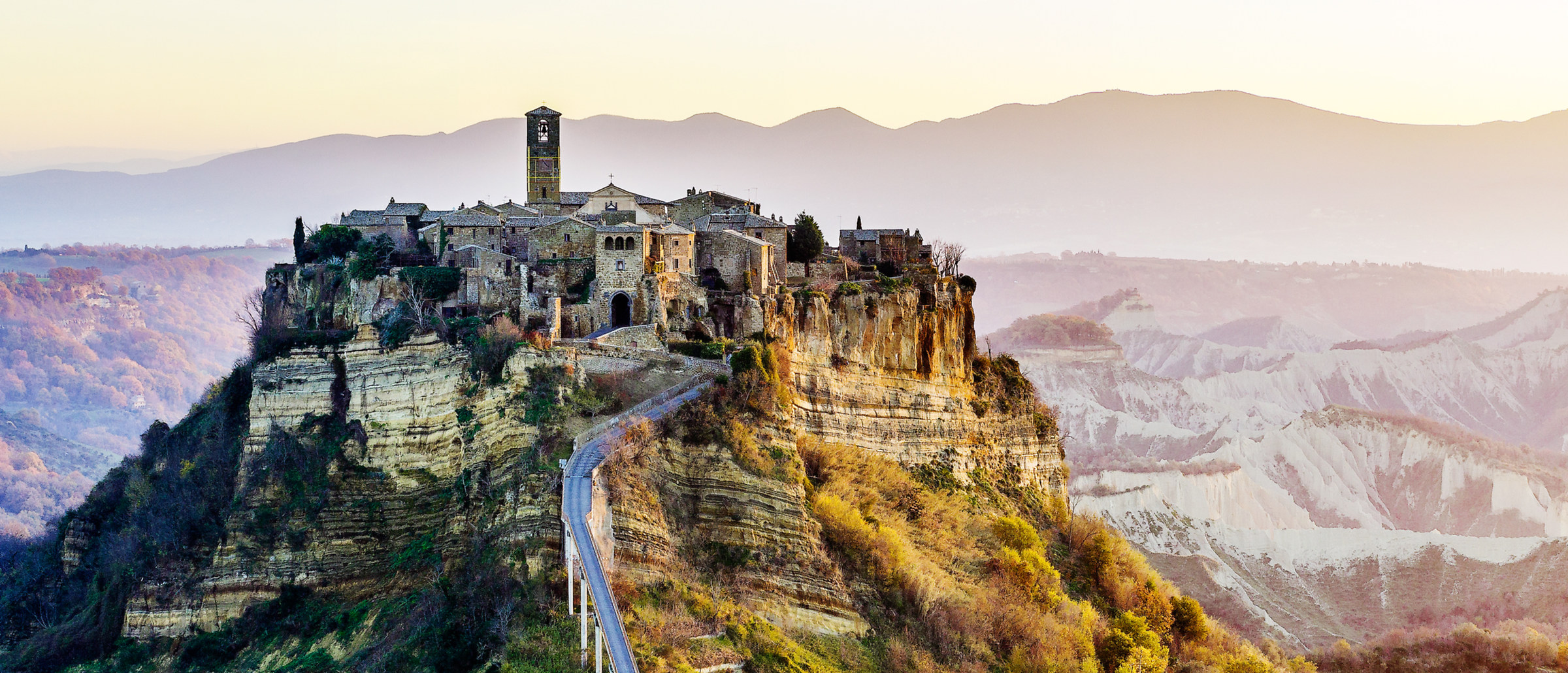 Primi raggi su Civita....