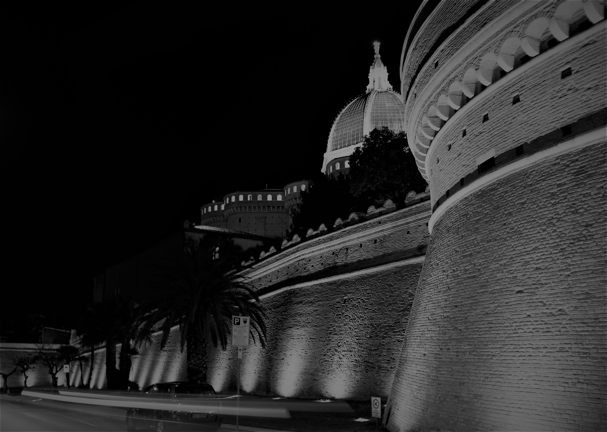 Loreto in notturna