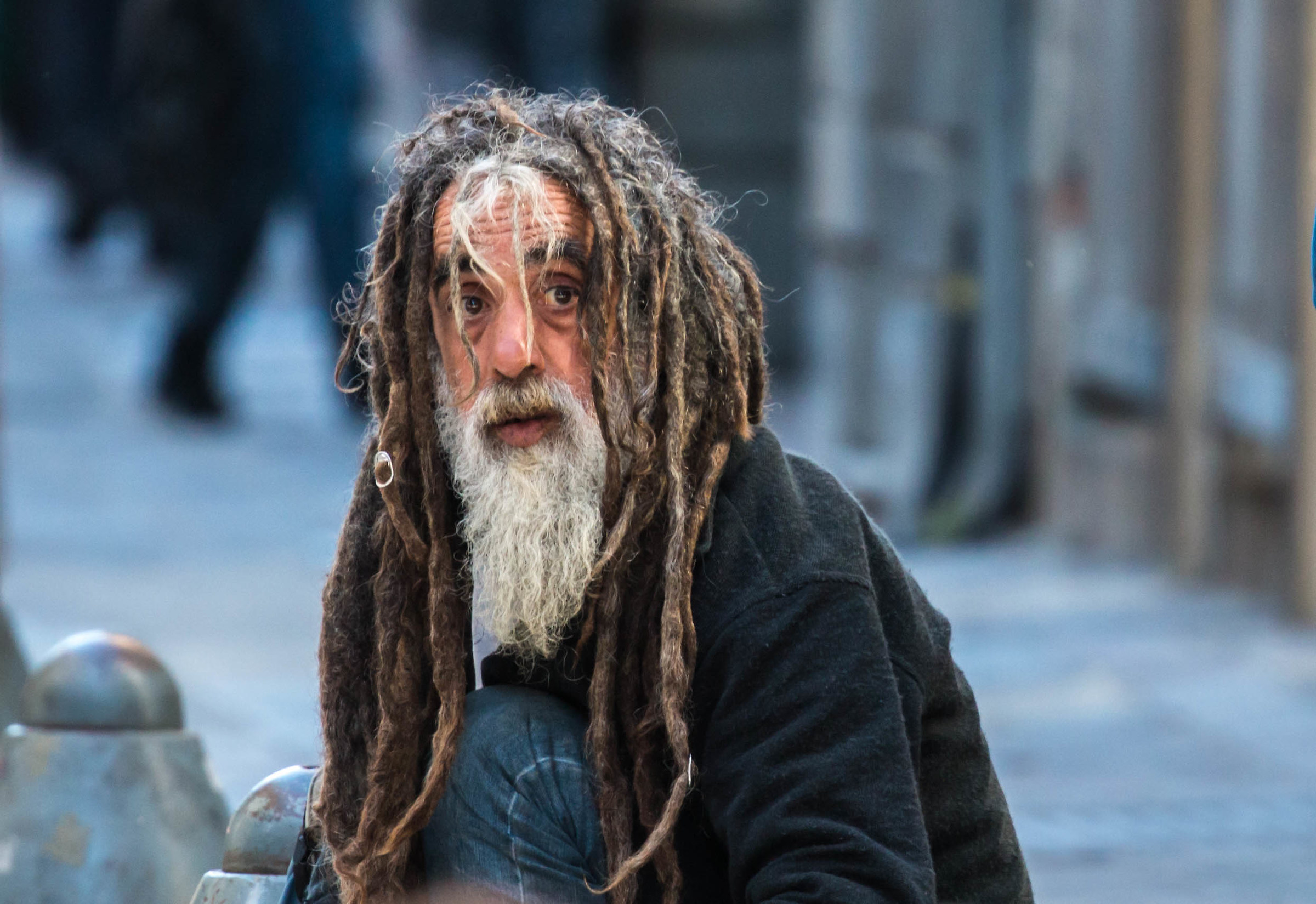 Venditore ambulante a un mercatino di Buenos Aires