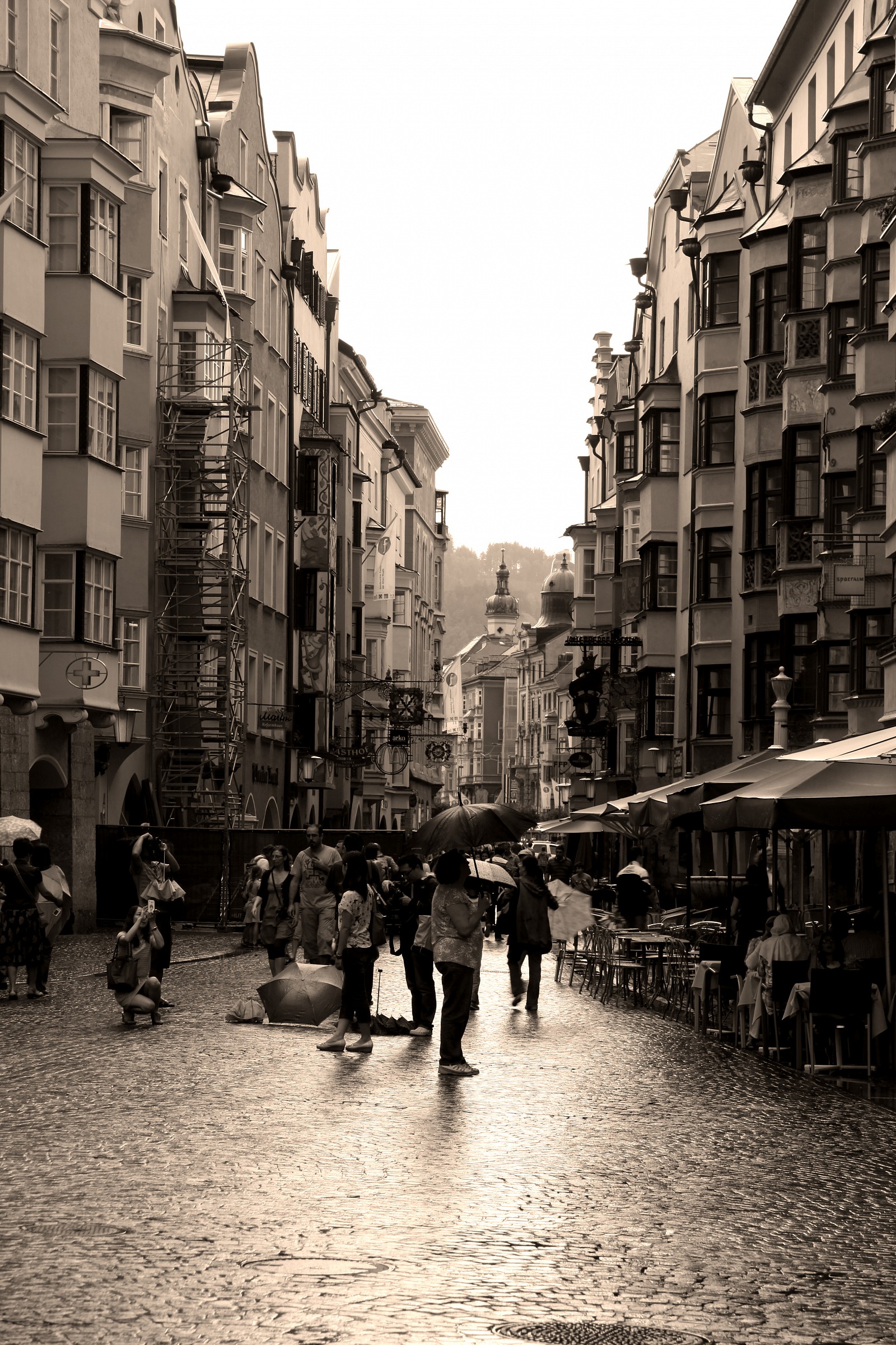 innsbruck 4 black and white