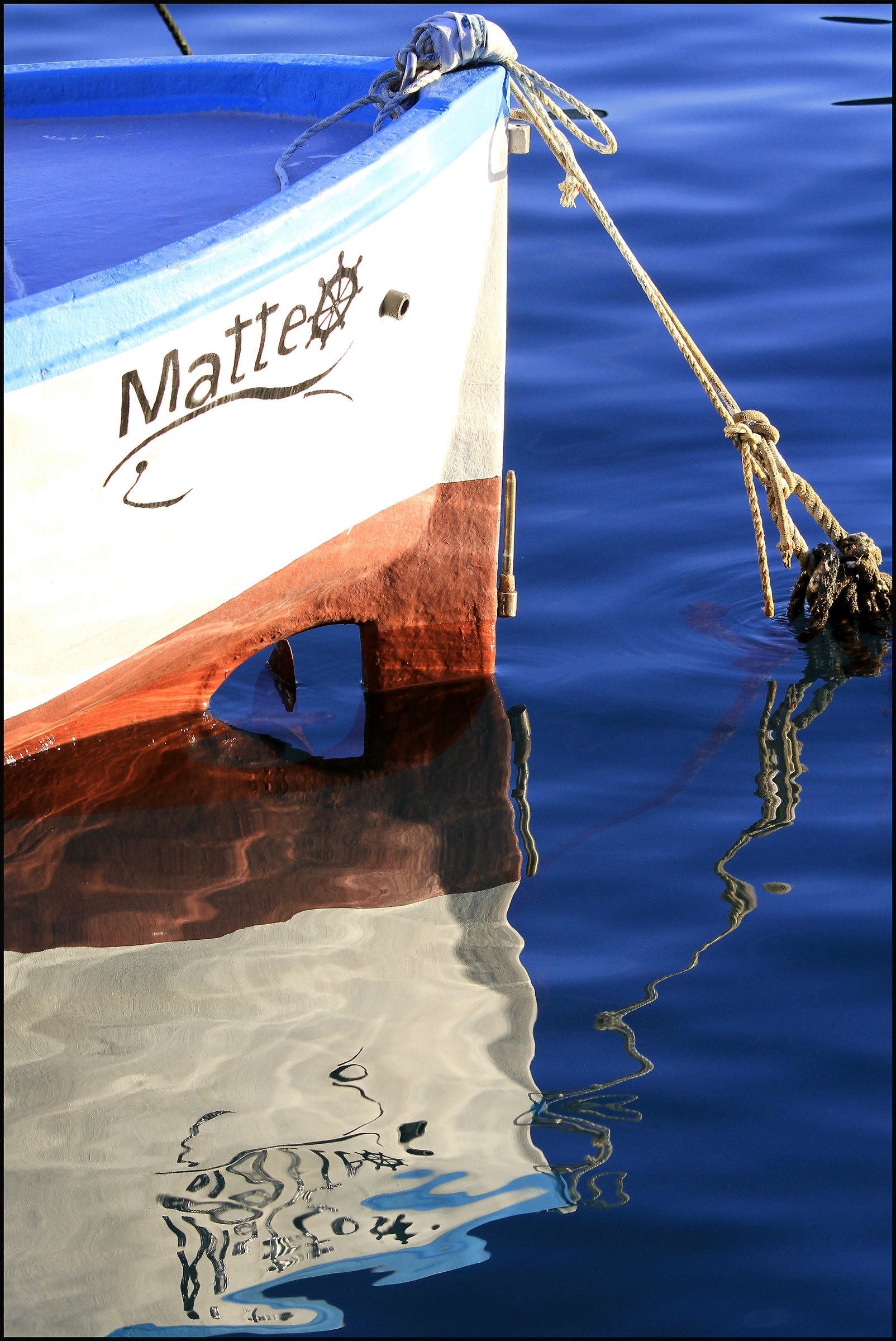 particolare di una barca nel porto di Agropoli...