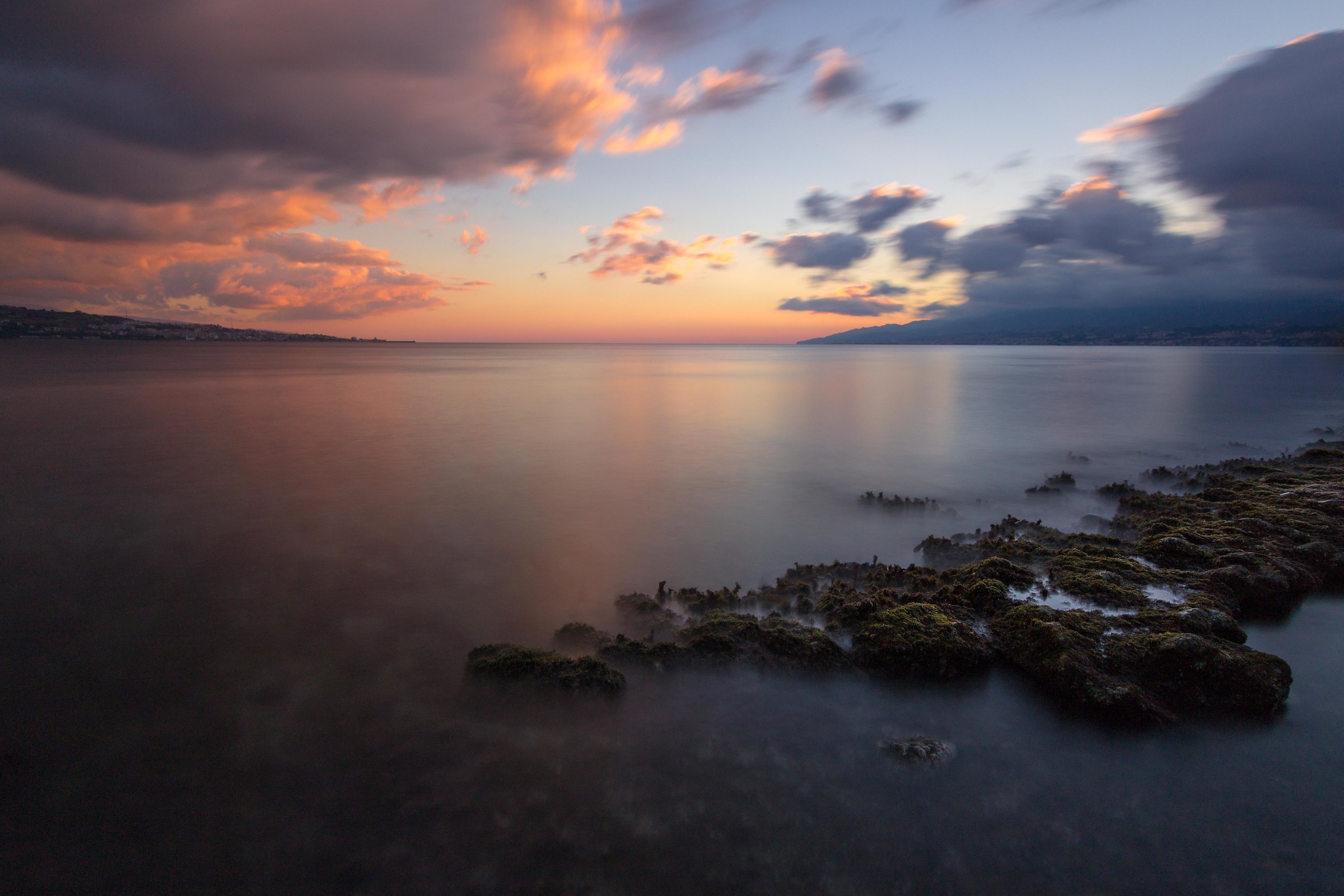 The Strait of Messina between "the golden hour" an...