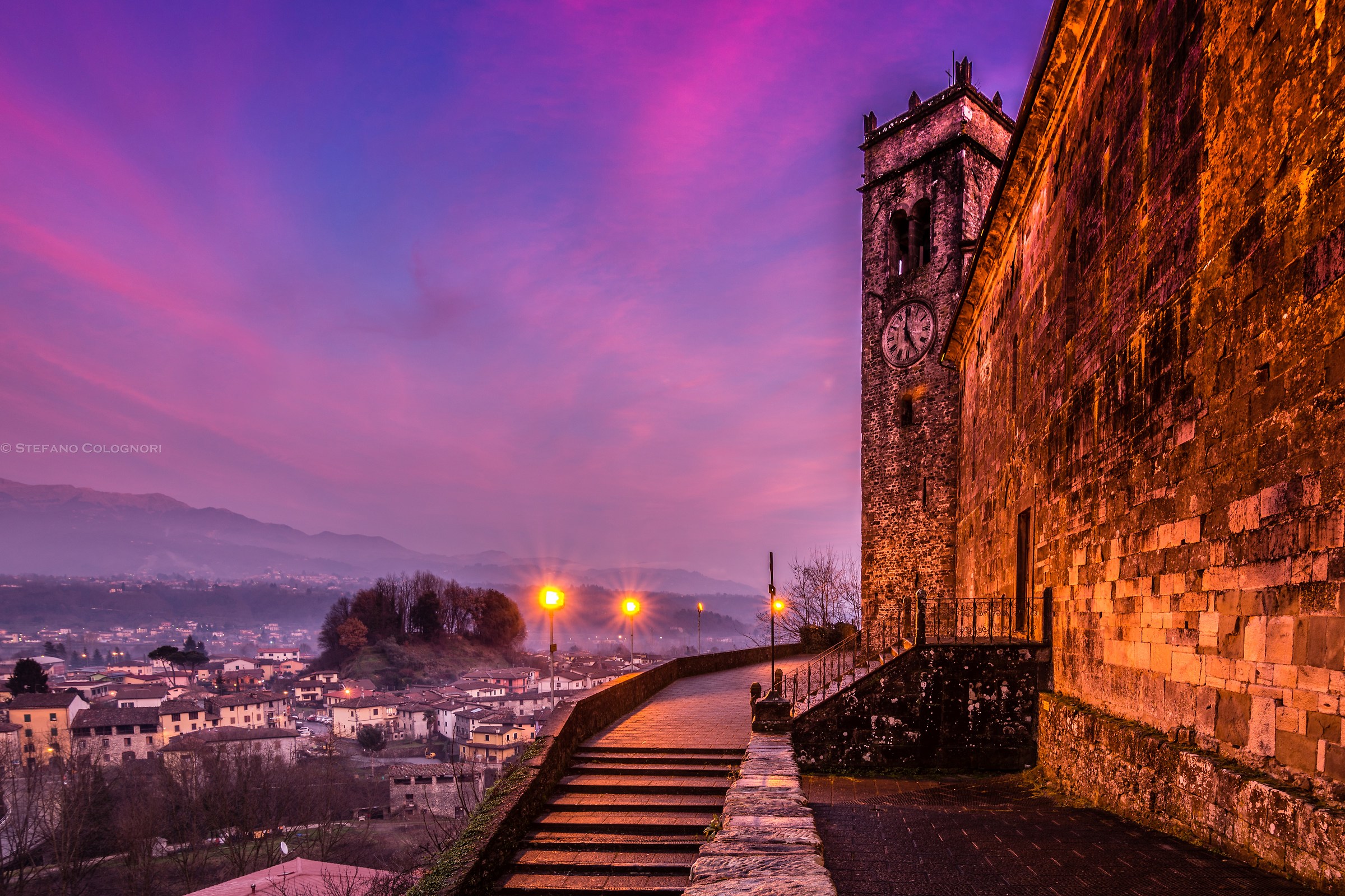 Purple sky on Gallicano